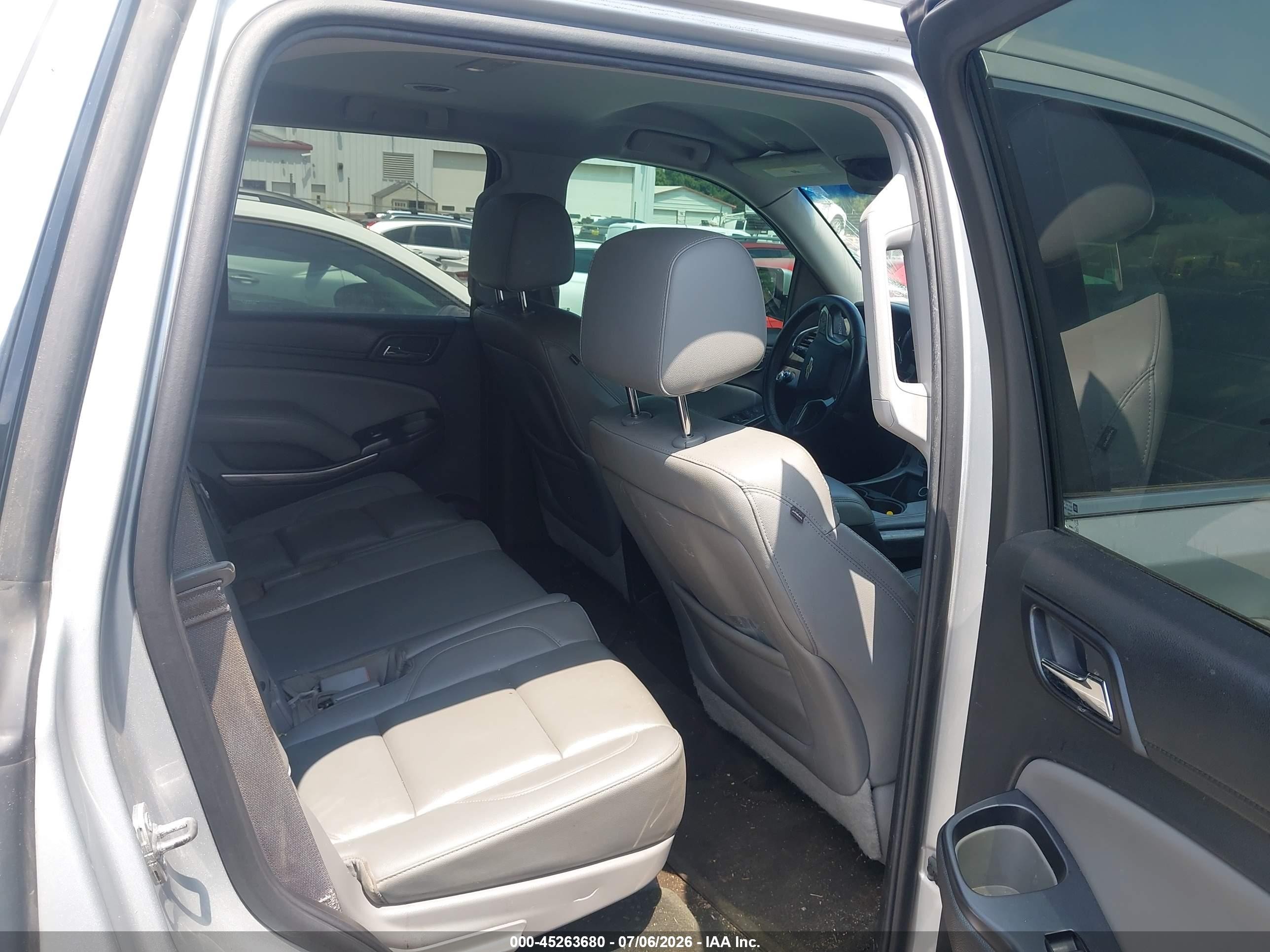 2015 Chevrolet Tahoe Lt Silver vin: 1GNSCBKC1FR535269