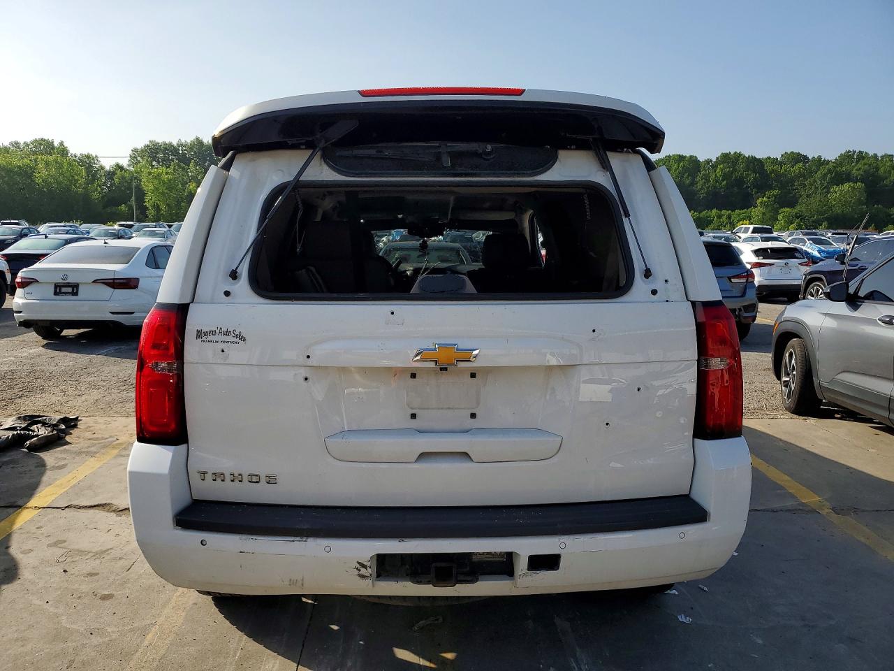2015 Chevrolet Tahoe White vin: 1GNSCBKC1FR678335