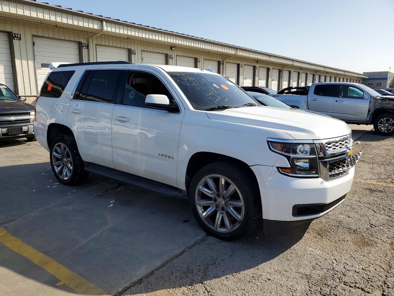 2015 Chevrolet Tahoe White vin: 1GNSCBKC1FR678335