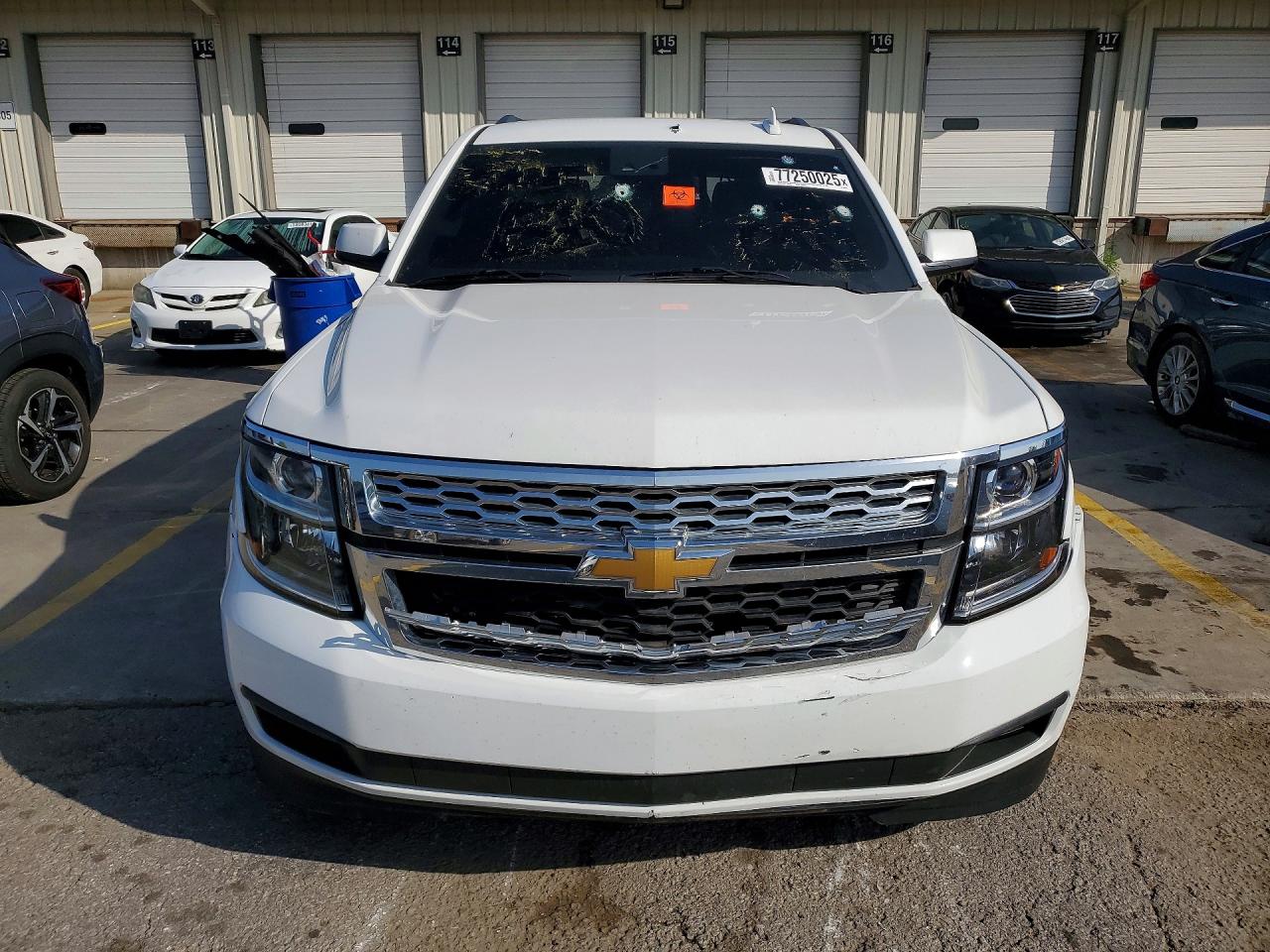 2015 Chevrolet Tahoe White vin: 1GNSCBKC1FR678335