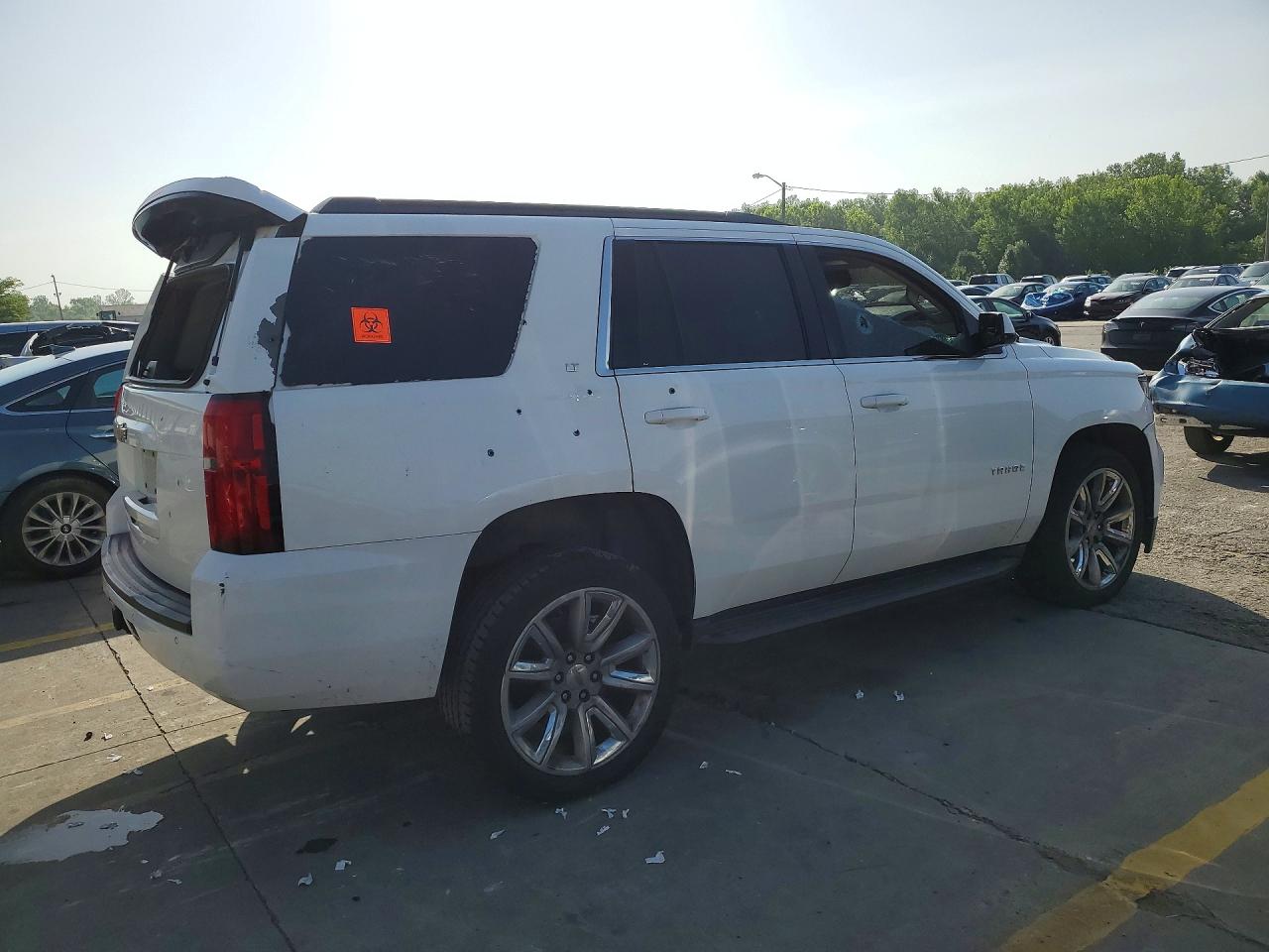2015 Chevrolet Tahoe White vin: 1GNSCBKC1FR678335