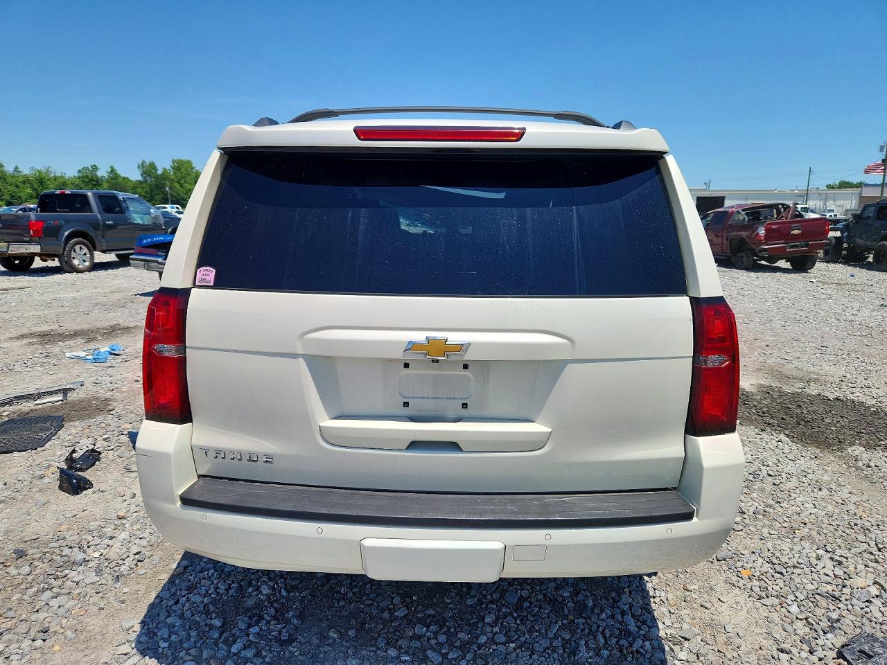 2015 Chevrolet Tahoe C1500 Lt Cream vin: 1GNSCBKC1FR706781