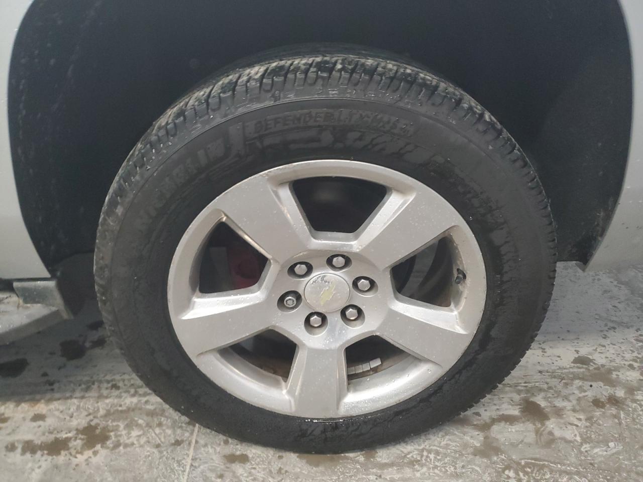 2015 Chevrolet Tahoe C1500 Lt Silver vin: 1GNSCBKC3FR168228 Damage: Left Rear Wheel, Curb Rash, > 12 Inches