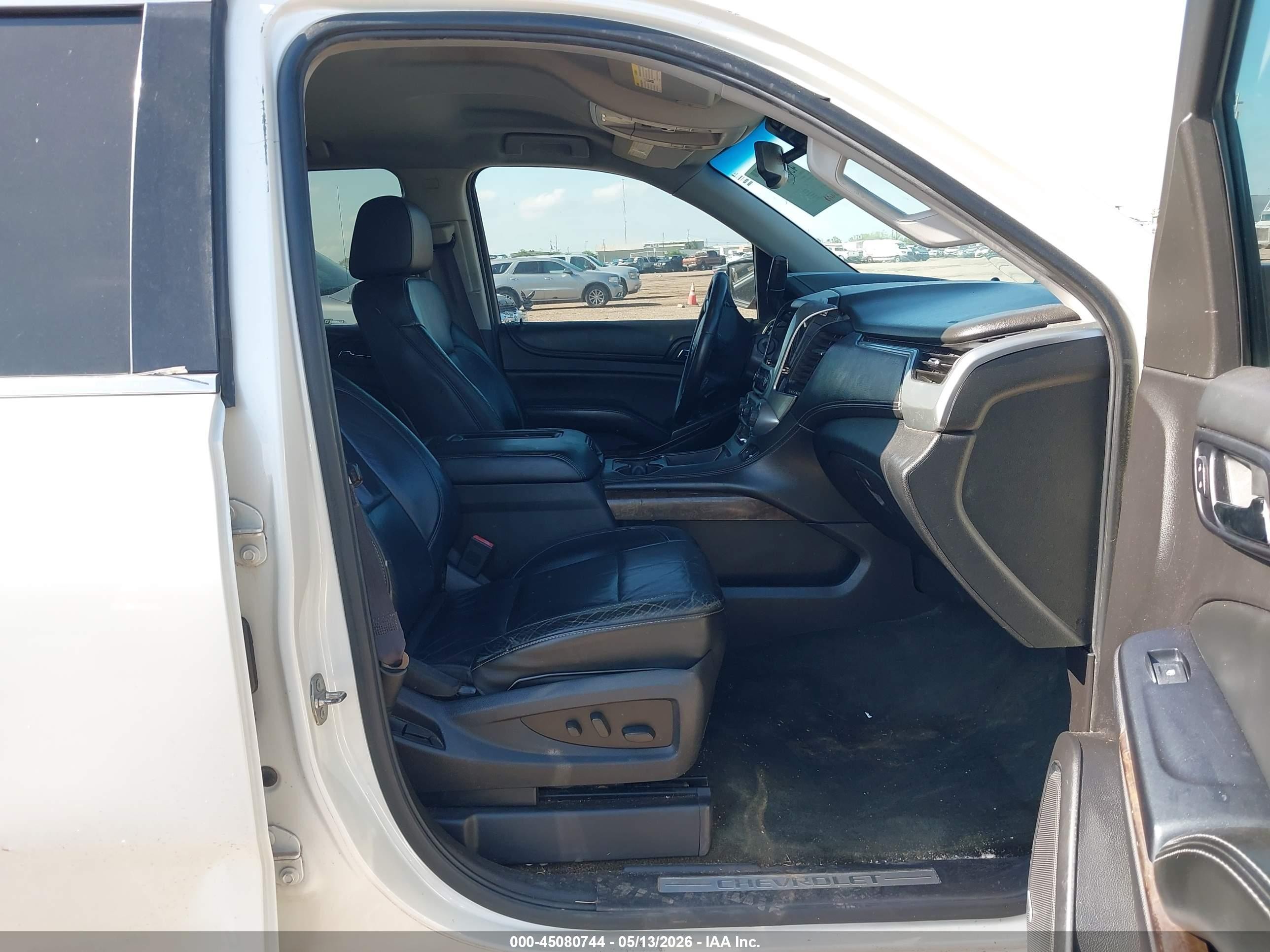 2015 Chevrolet Tahoe Lt White vin: 1GNSCBKC3FR222059