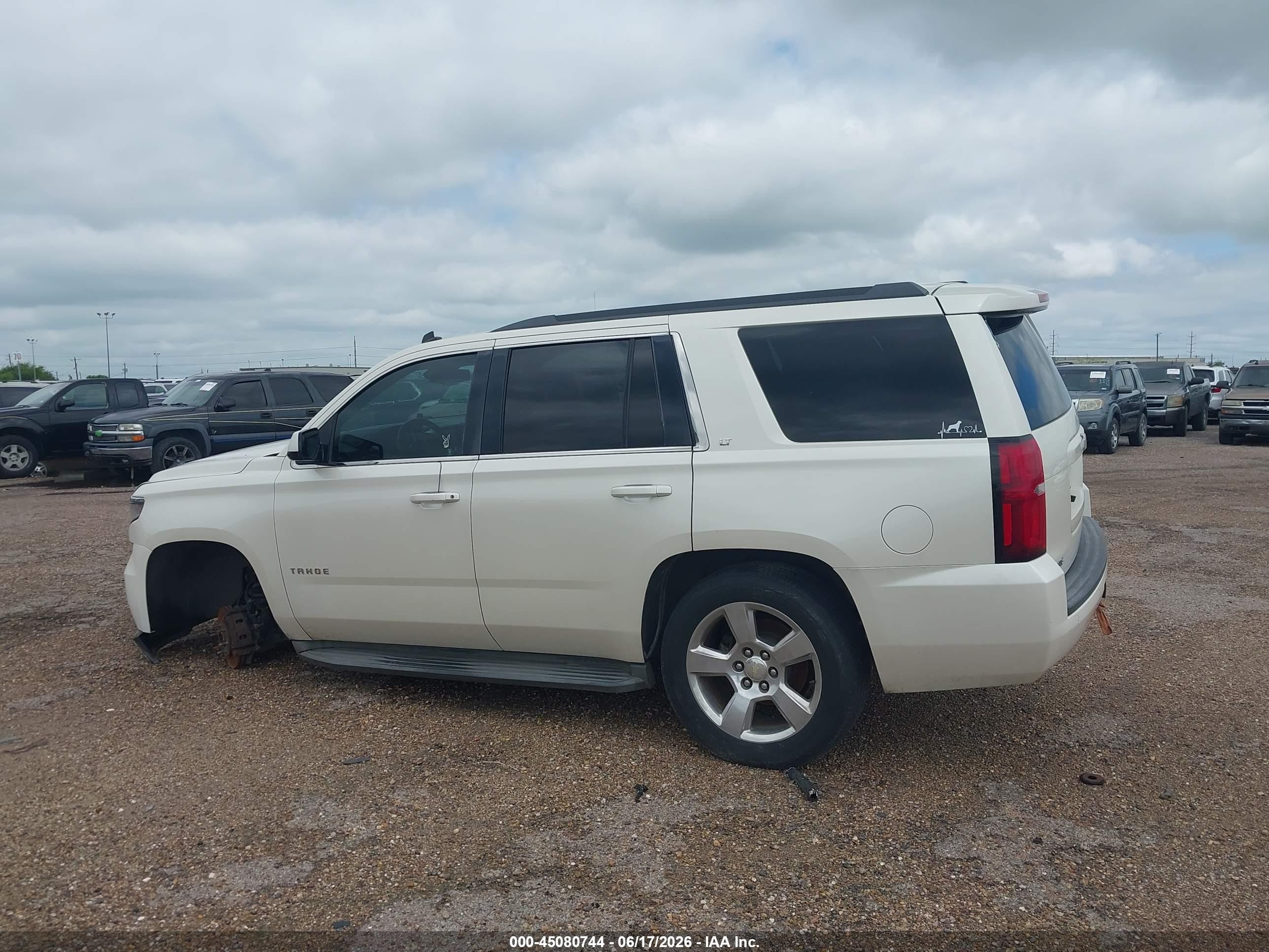 2015 Chevrolet Tahoe Lt White vin: 1GNSCBKC3FR222059
