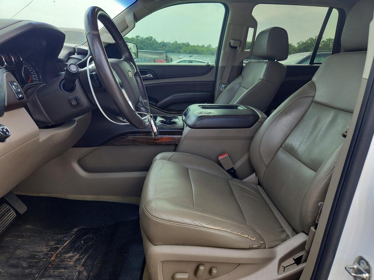 2015 Chevrolet Tahoe C1500 Lt White vin: 1GNSCBKC3FR306933