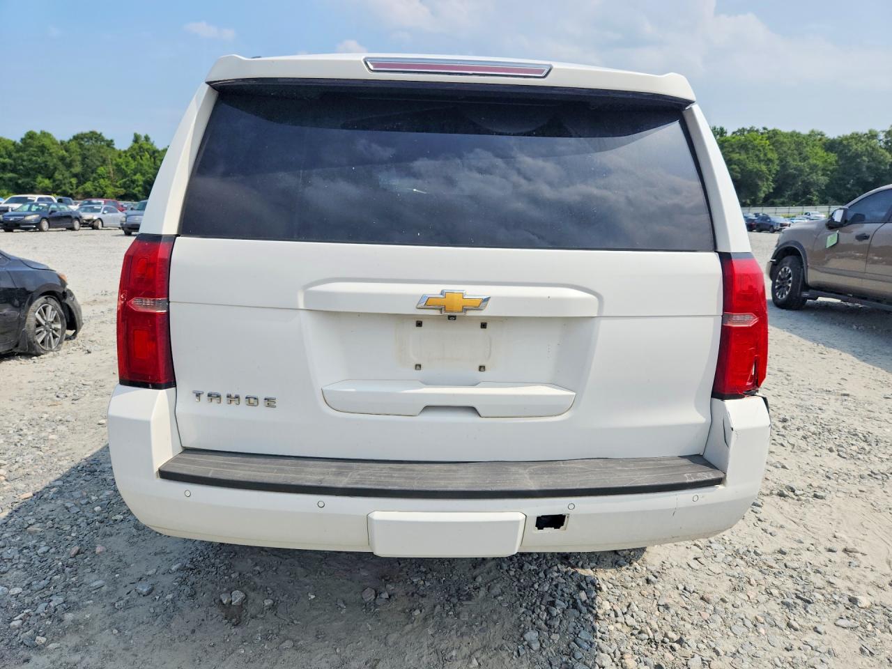 2015 Chevrolet Tahoe C1500 Lt White vin: 1GNSCBKC3FR306933
