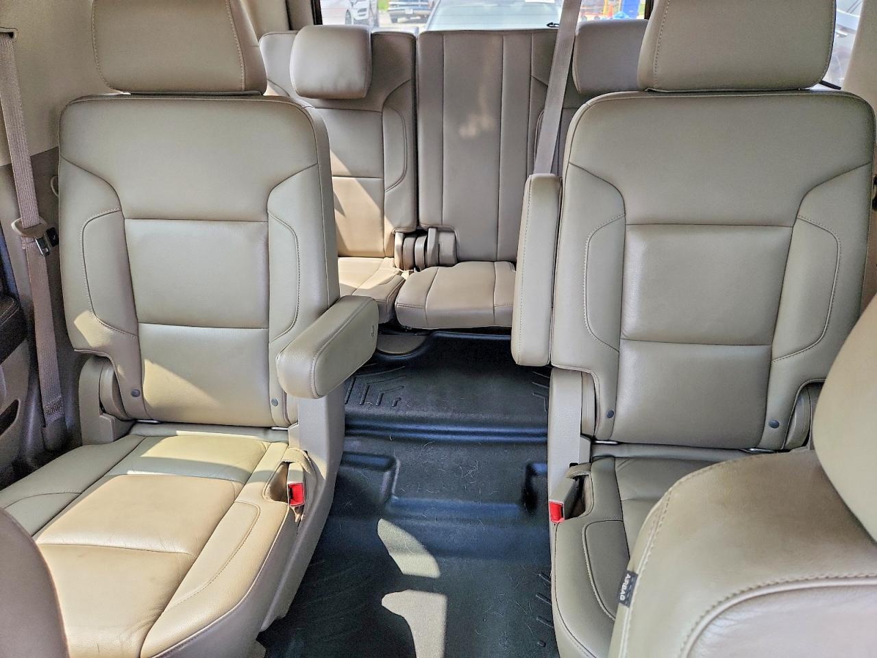 2015 Chevrolet Tahoe C1500 Lt White vin: 1GNSCBKC3FR306933