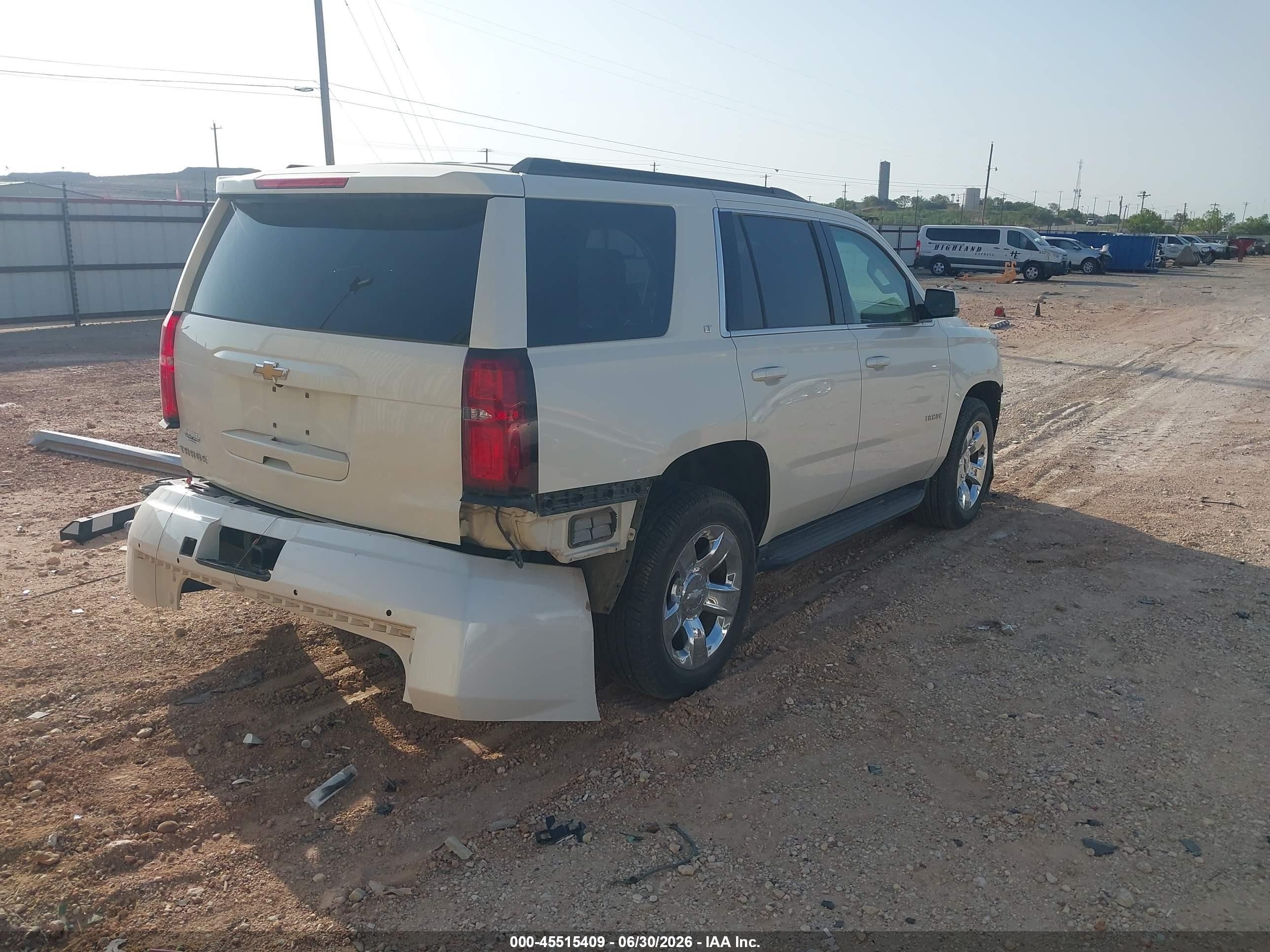 2015 Chevrolet Tahoe Lt White vin: 1GNSCBKC3FR686534