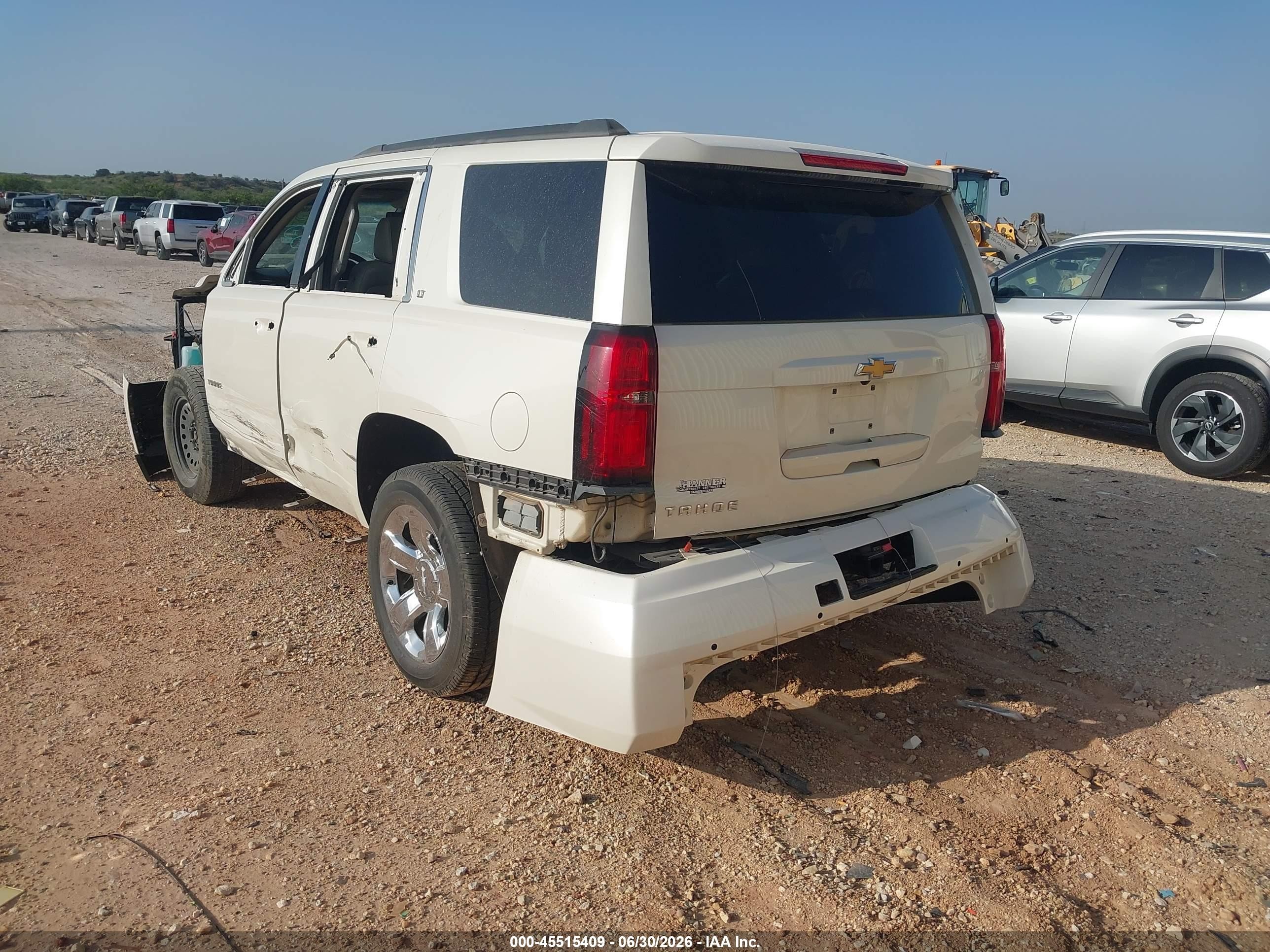 2015 Chevrolet Tahoe Lt White vin: 1GNSCBKC3FR686534