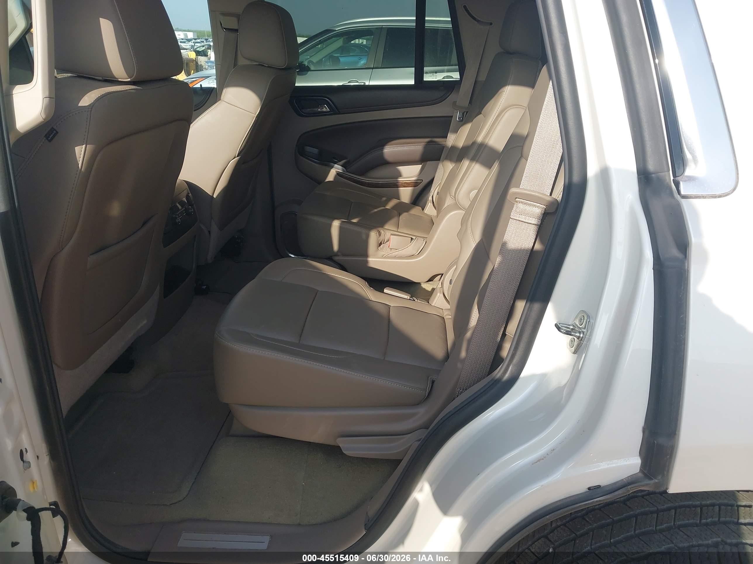 2015 Chevrolet Tahoe Lt White vin: 1GNSCBKC3FR686534
