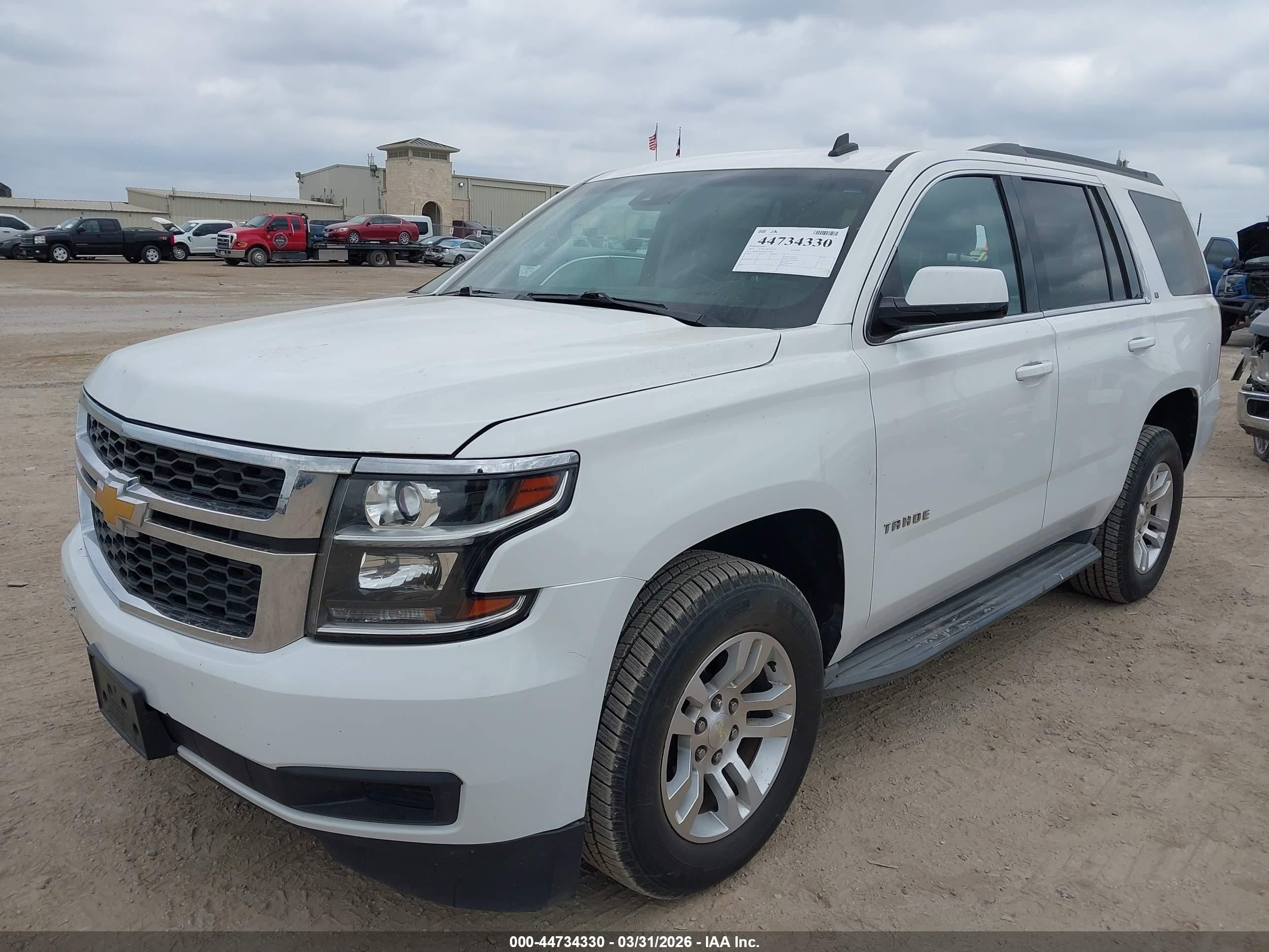 2015 Chevrolet Tahoe Lt White vin: 1GNSCBKC4FR117465