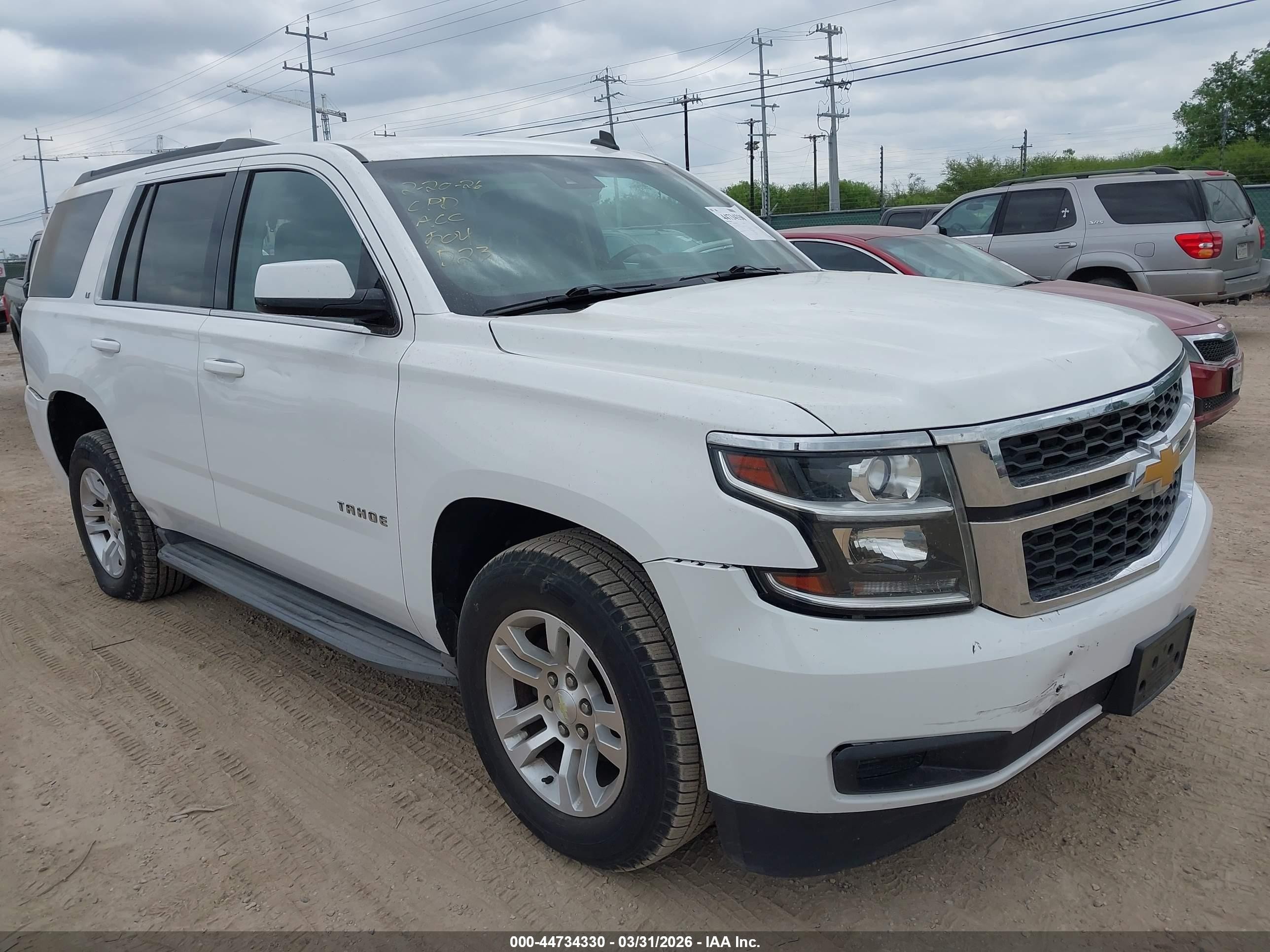 2015 Chevrolet Tahoe Lt Белый vin: 1GNSCBKC4FR117465