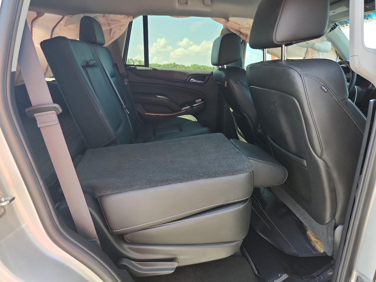 2015 Chevrolet Tahoe C1500 Lt Silver vin: 1GNSCBKC4FR678569