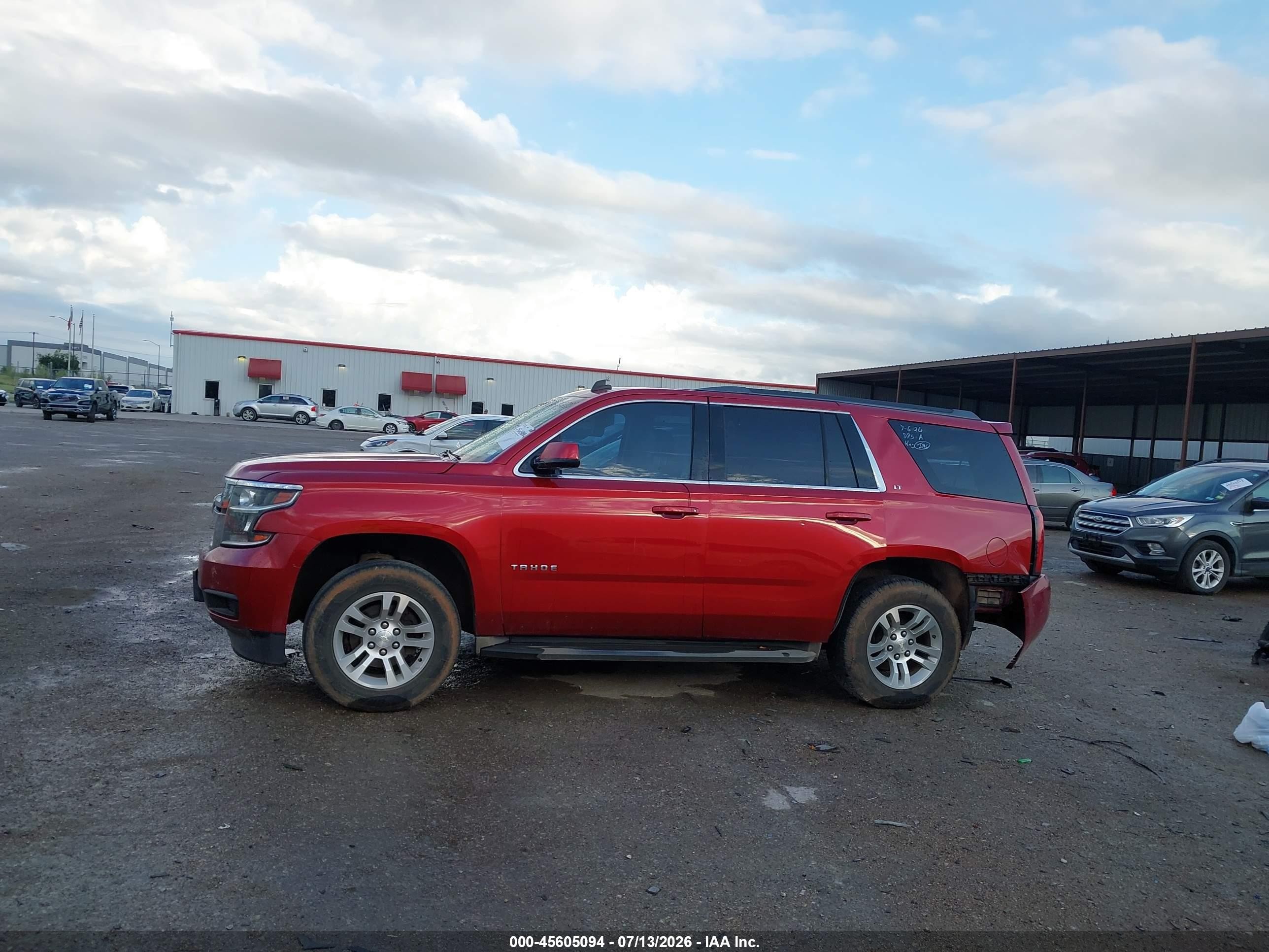 2015 Chevrolet Tahoe Lt Красный vin: 1GNSCBKC5FR123923