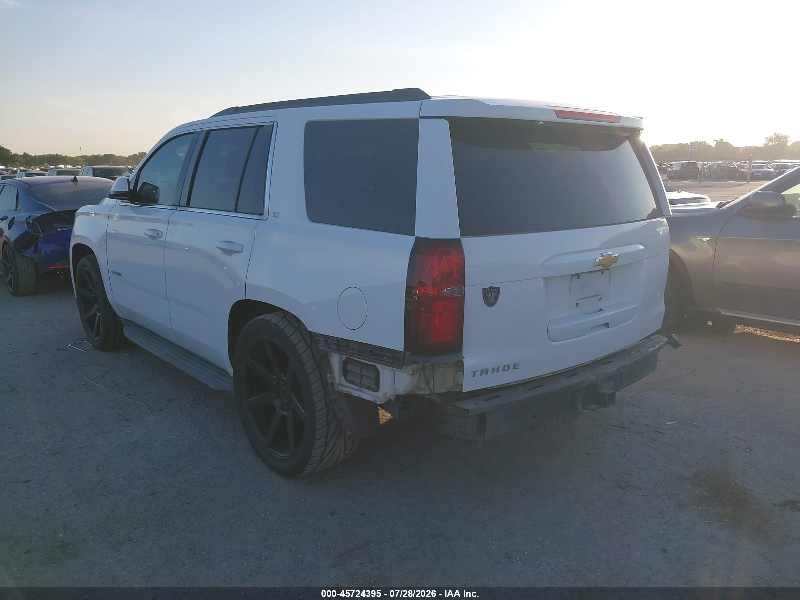 2015 Chevrolet Tahoe Lt Белый vin: 1GNSCBKC5FR175827