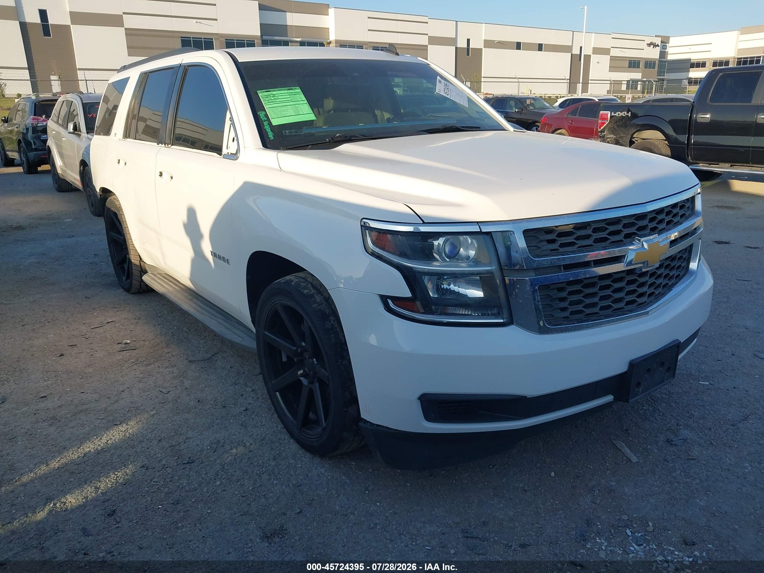 2015 Chevrolet Tahoe Lt Белый vin: 1GNSCBKC5FR175827