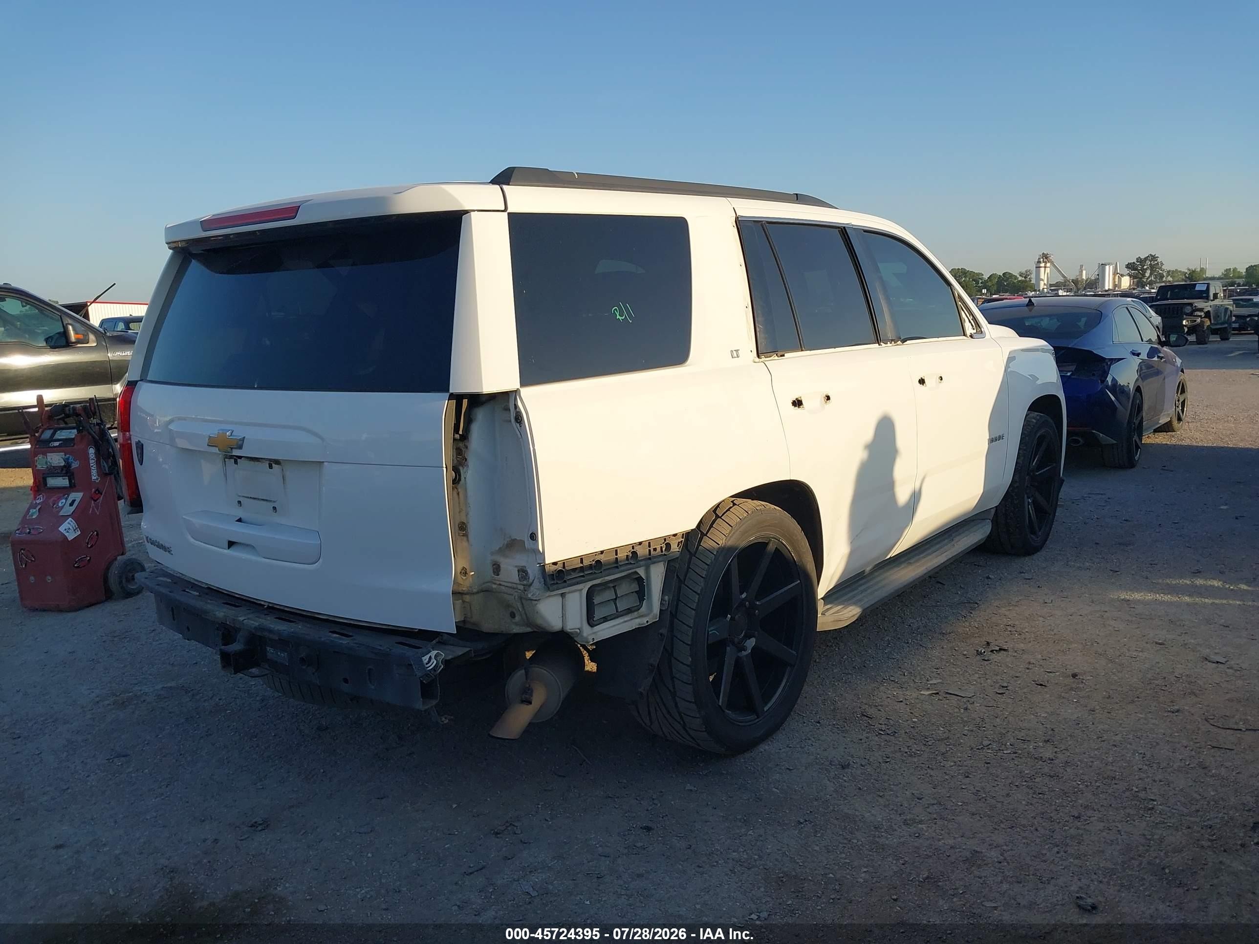2015 Chevrolet Tahoe Lt Белый vin: 1GNSCBKC5FR175827
