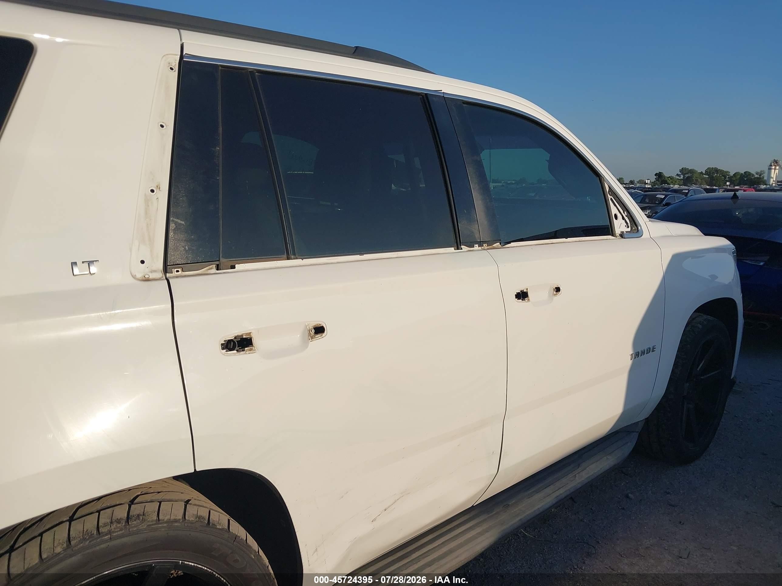 2015 Chevrolet Tahoe Lt Белый vin: 1GNSCBKC5FR175827