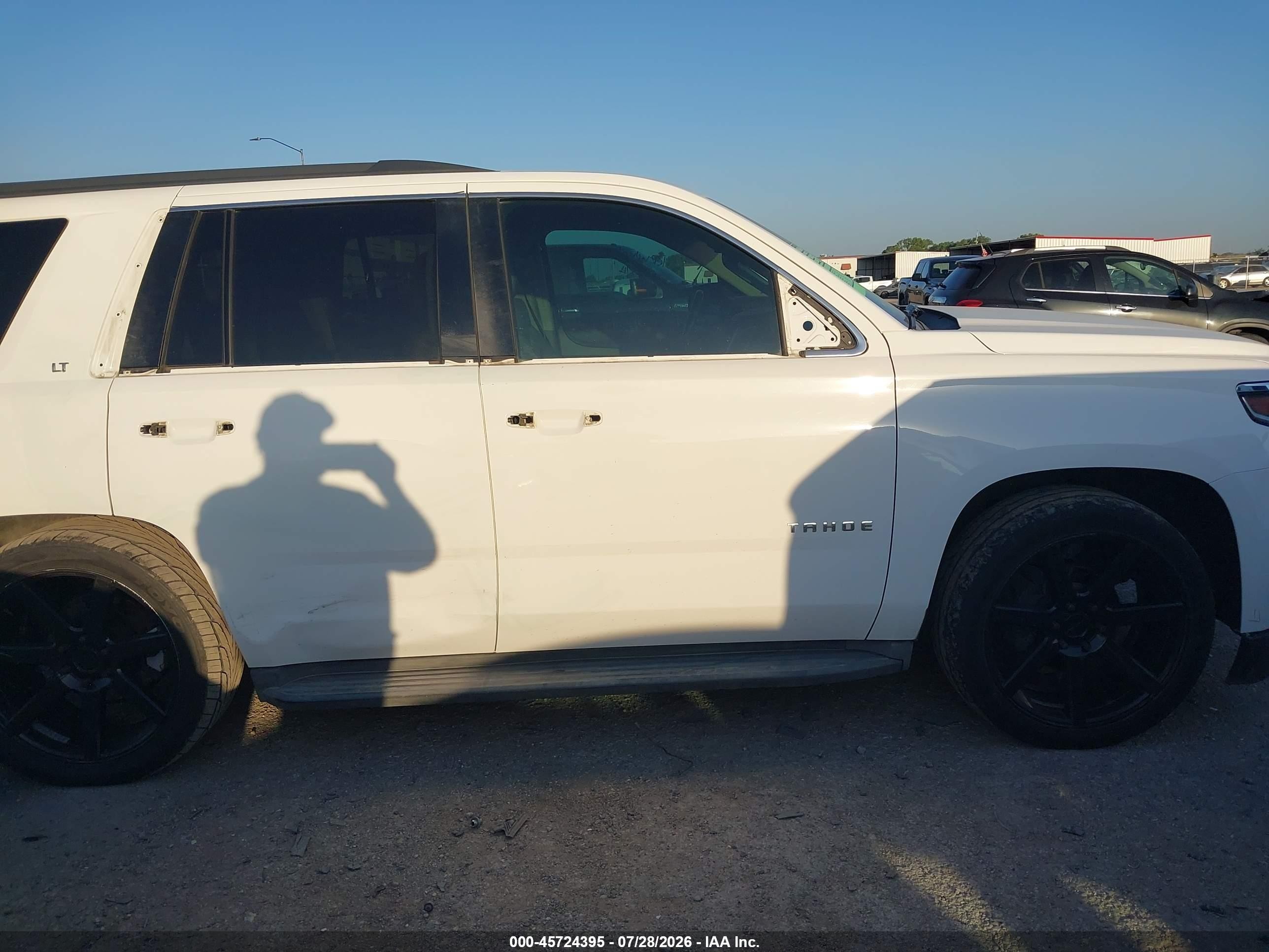 2015 Chevrolet Tahoe Lt Белый vin: 1GNSCBKC5FR175827