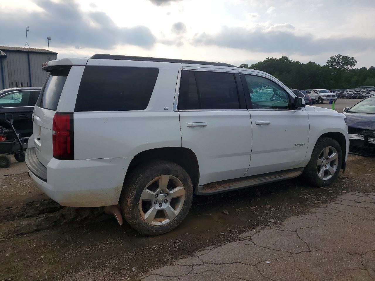 2015 Chevrolet Tahoe C1500 Lt White vin: 1GNSCBKC5FR233953