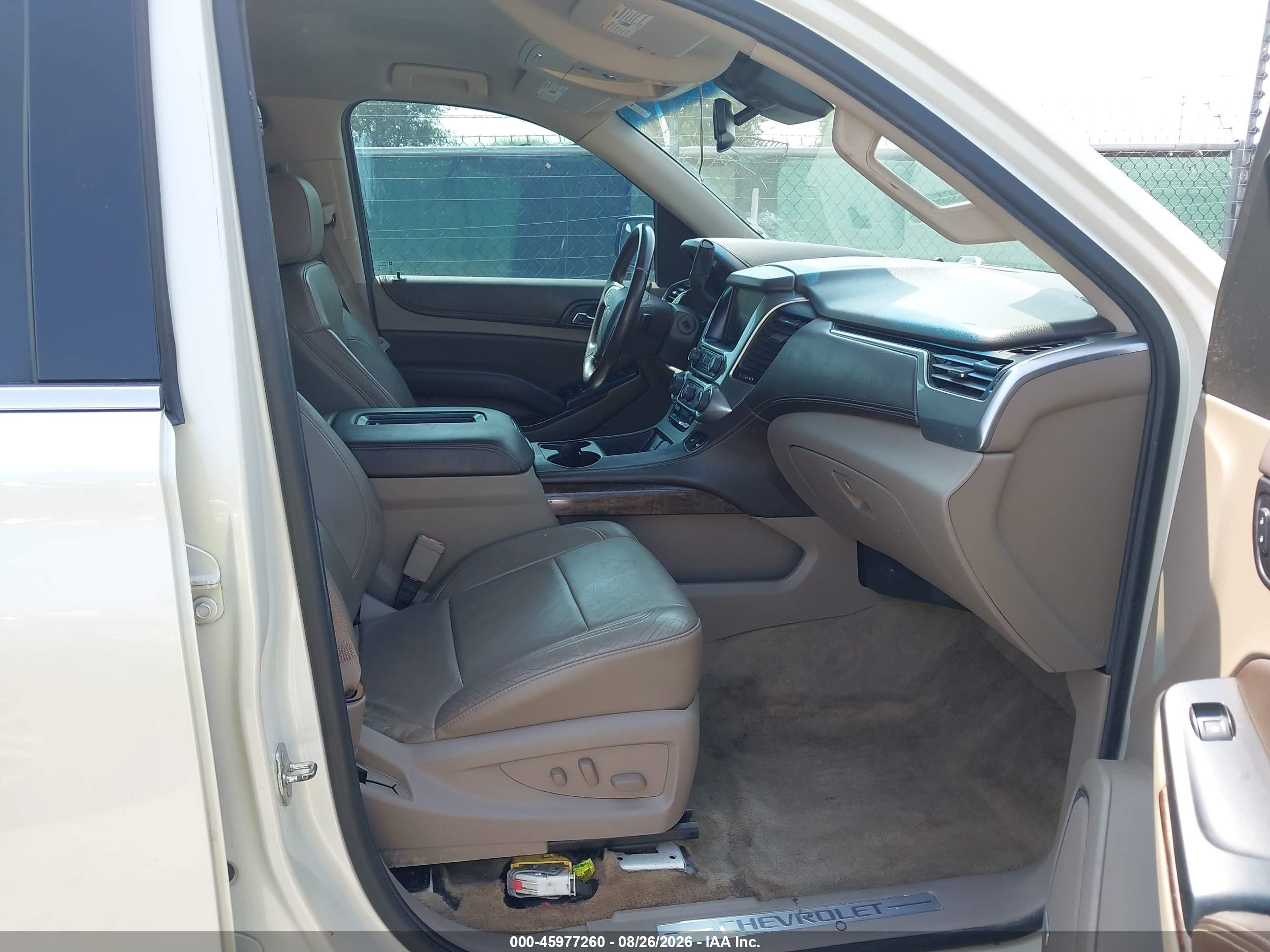 2015 Chevrolet Tahoe Lt Кремовый vin: 1GNSCBKC6FR127978