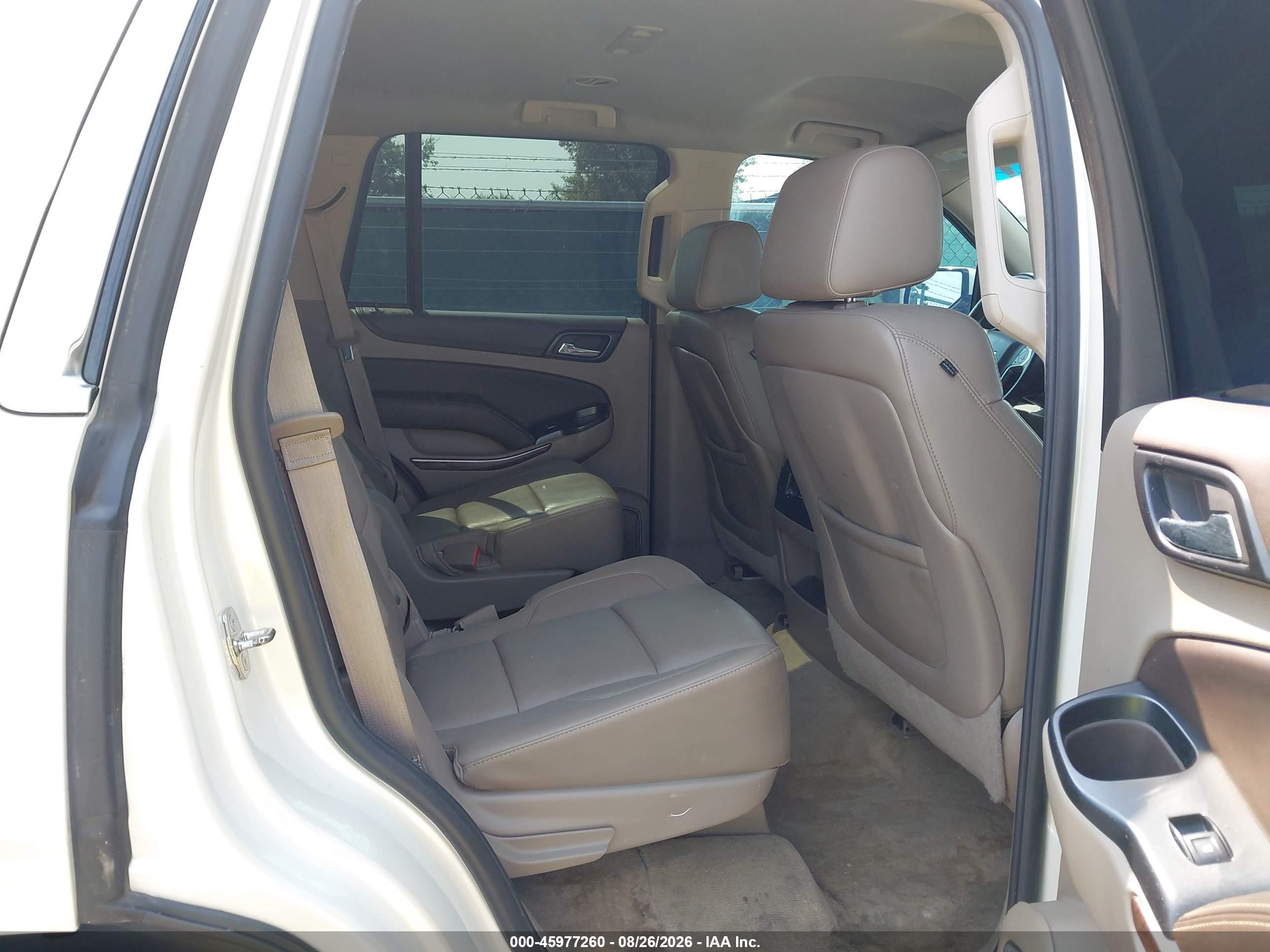 2015 Chevrolet Tahoe Lt Кремовый vin: 1GNSCBKC6FR127978