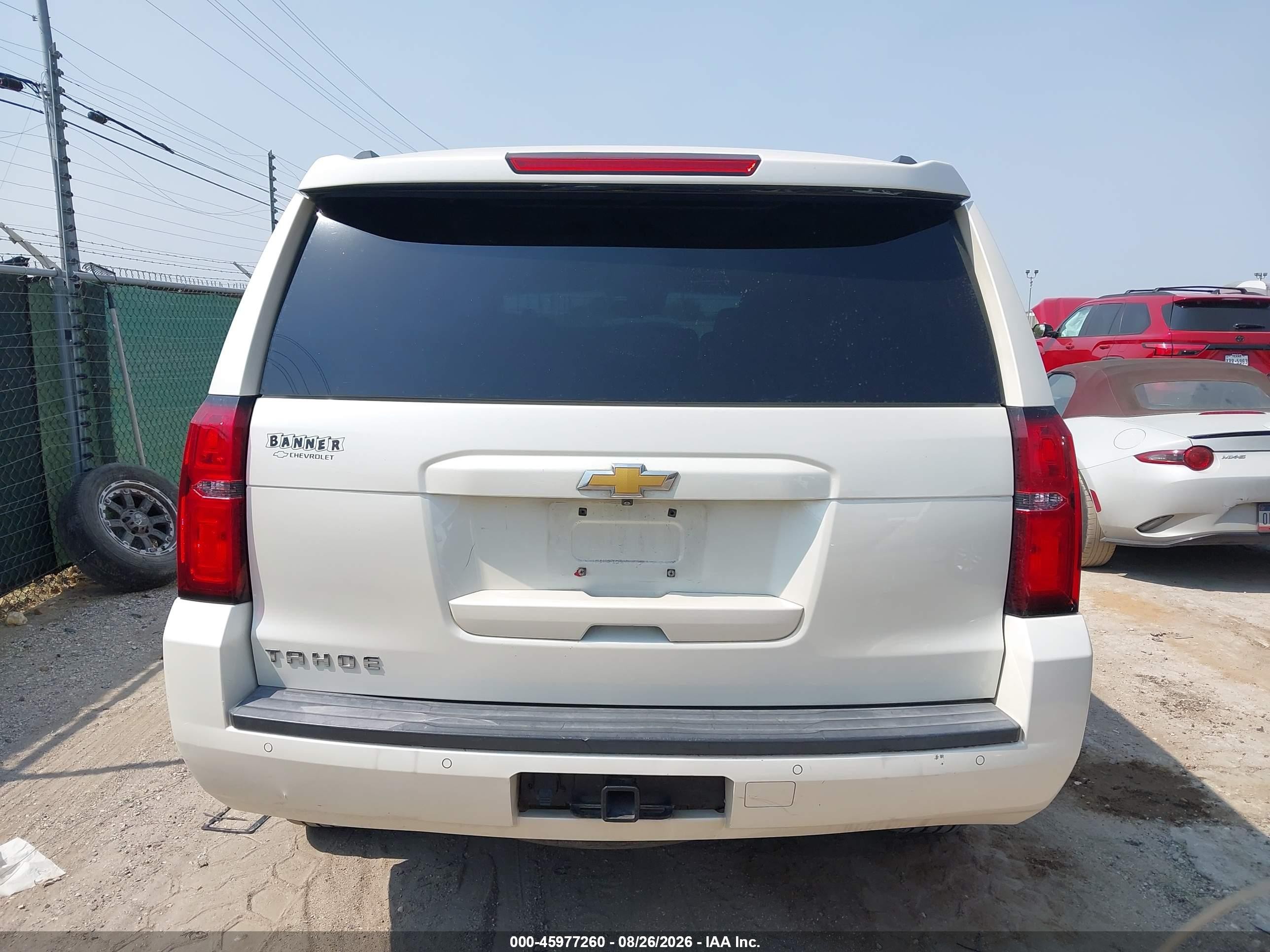 2015 Chevrolet Tahoe Lt Кремовый vin: 1GNSCBKC6FR127978