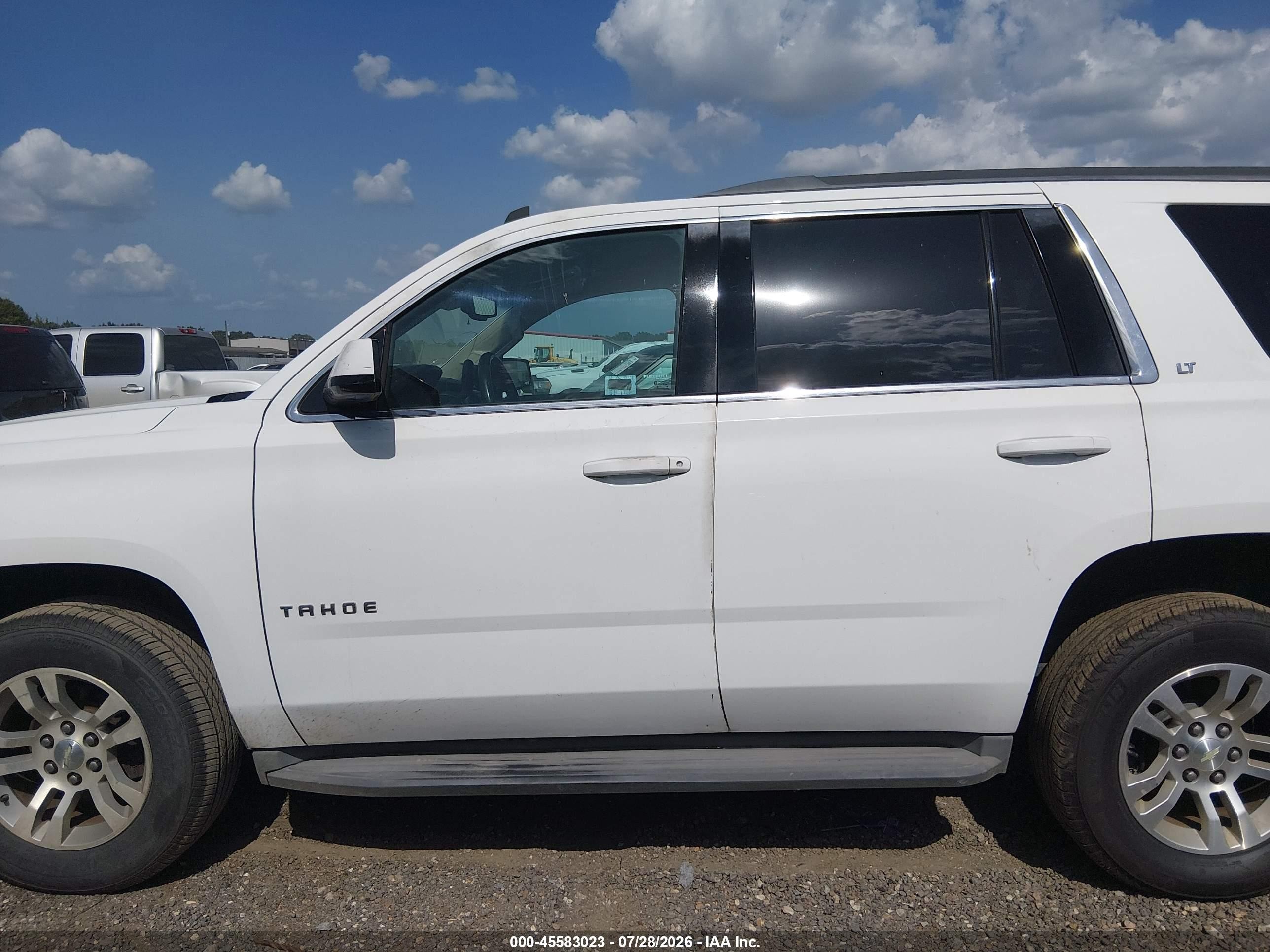 2015 Chevrolet Tahoe Lt White vin: 1GNSCBKC6FR149348