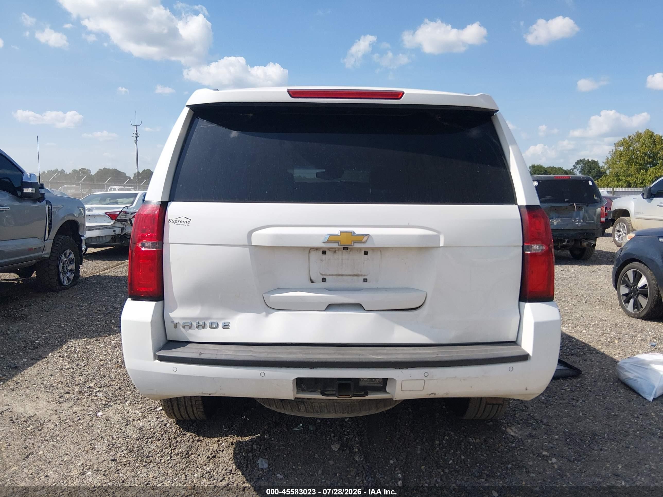 2015 Chevrolet Tahoe Lt White vin: 1GNSCBKC6FR149348