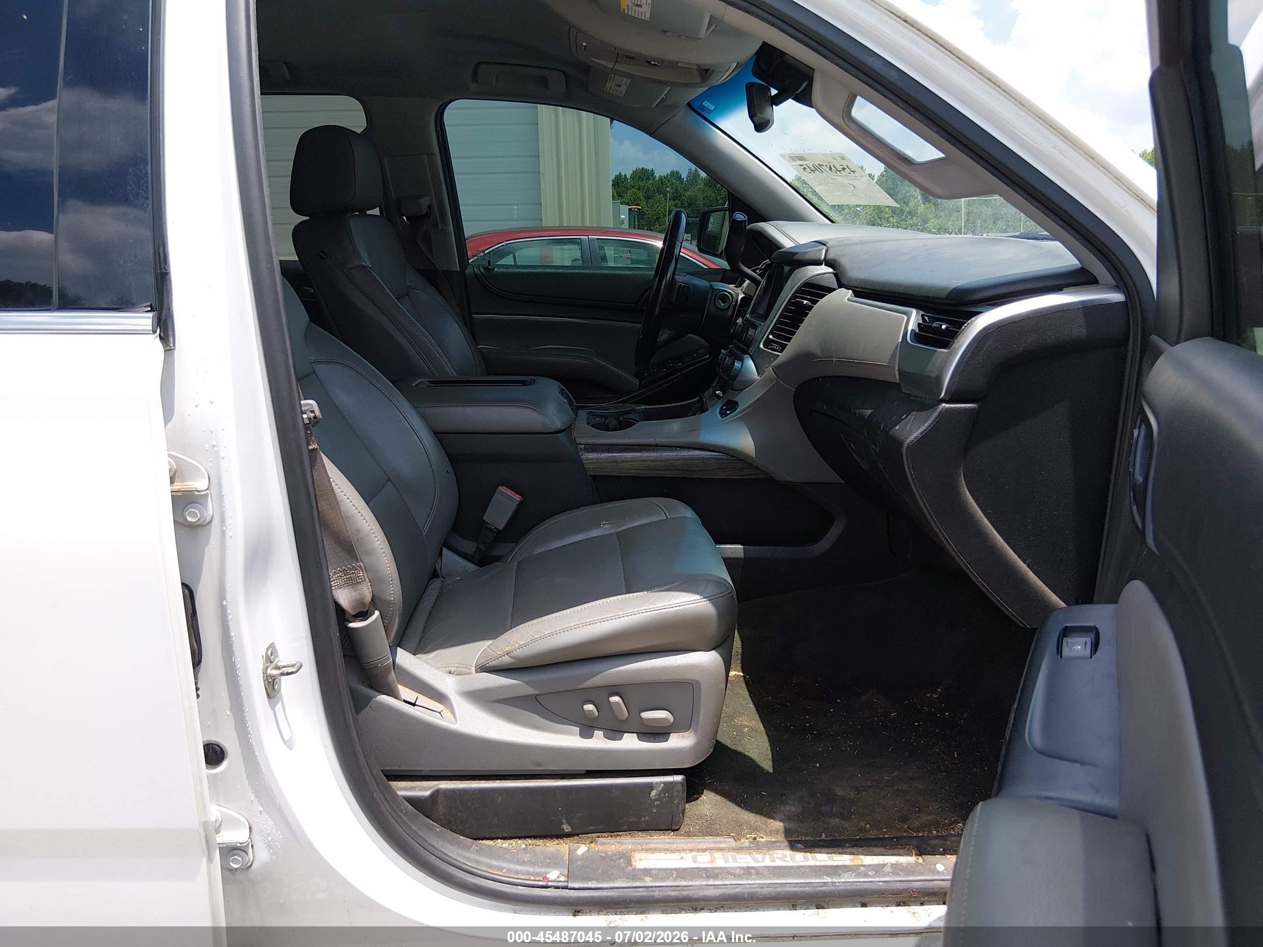 2015 Chevrolet Tahoe Lt White vin: 1GNSCBKC6FR162908