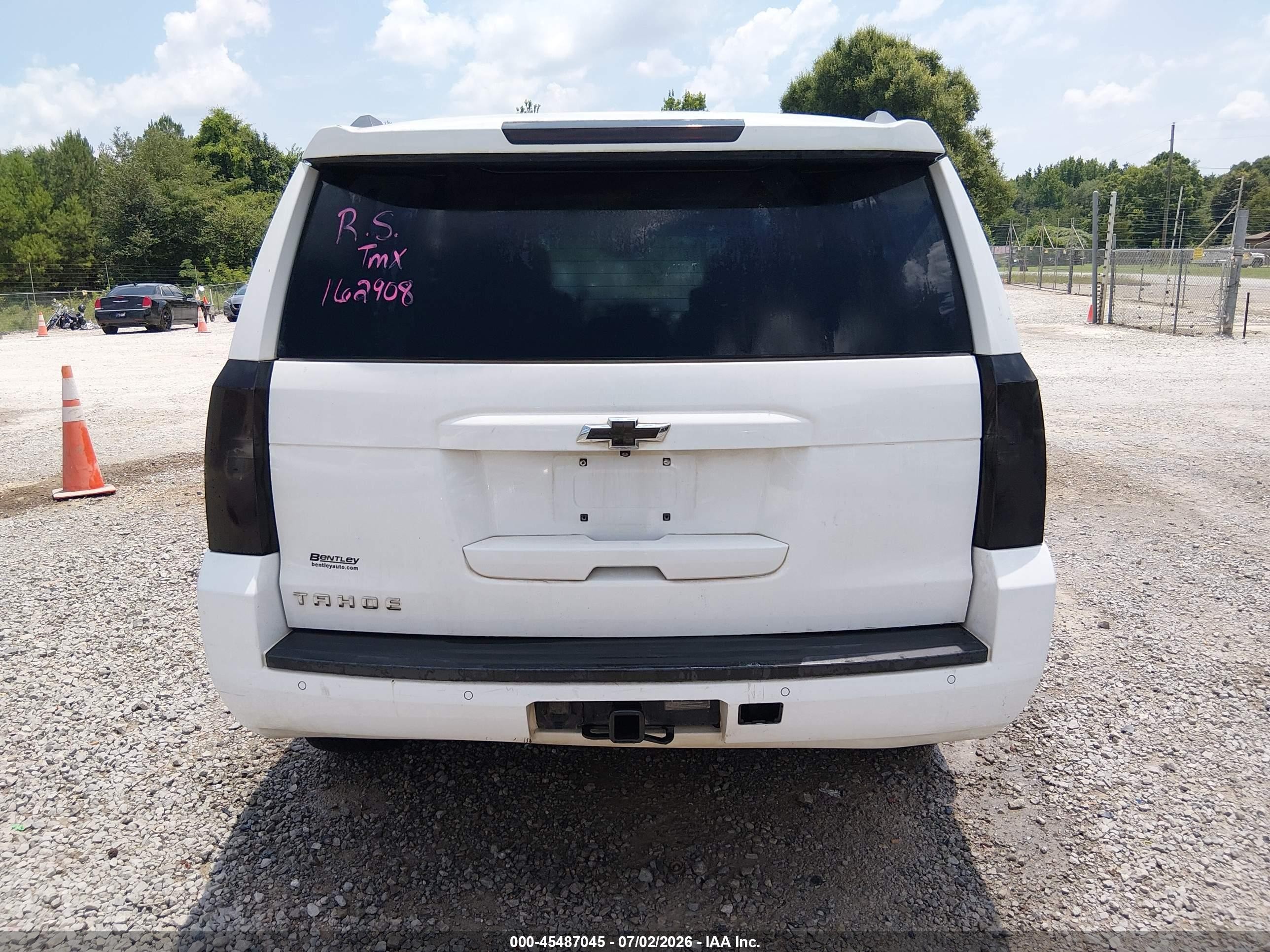 2015 Chevrolet Tahoe Lt White vin: 1GNSCBKC6FR162908