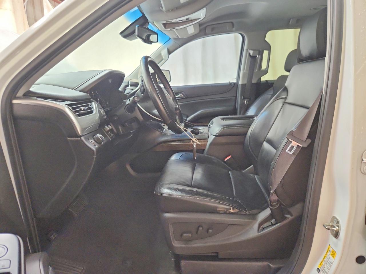 2015 Chevrolet Tahoe C1500 Lt White vin: 1GNSCBKC6FR254858