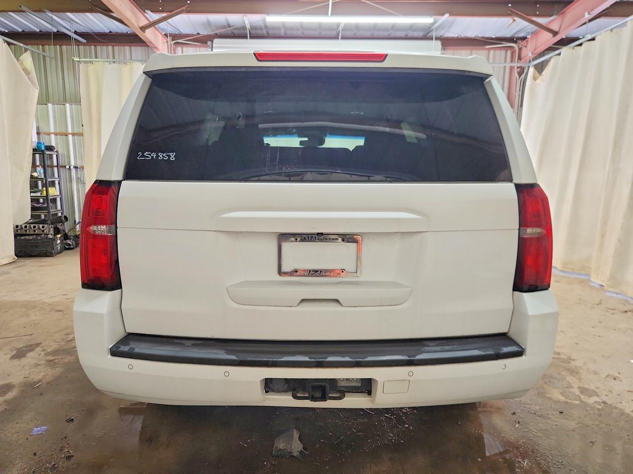 2015 Chevrolet Tahoe C1500 Lt White vin: 1GNSCBKC6FR254858