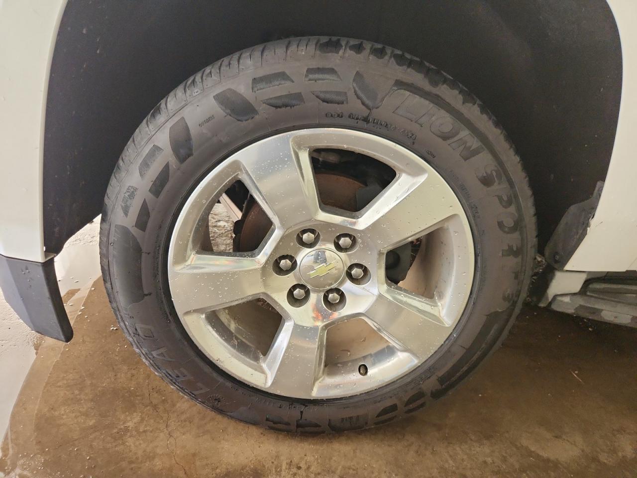 2015 Chevrolet Tahoe C1500 Lt White vin: 1GNSCBKC6FR254858 Damage: Left Front Wheel, Curb Rash, 1/2 To 1 Inch
