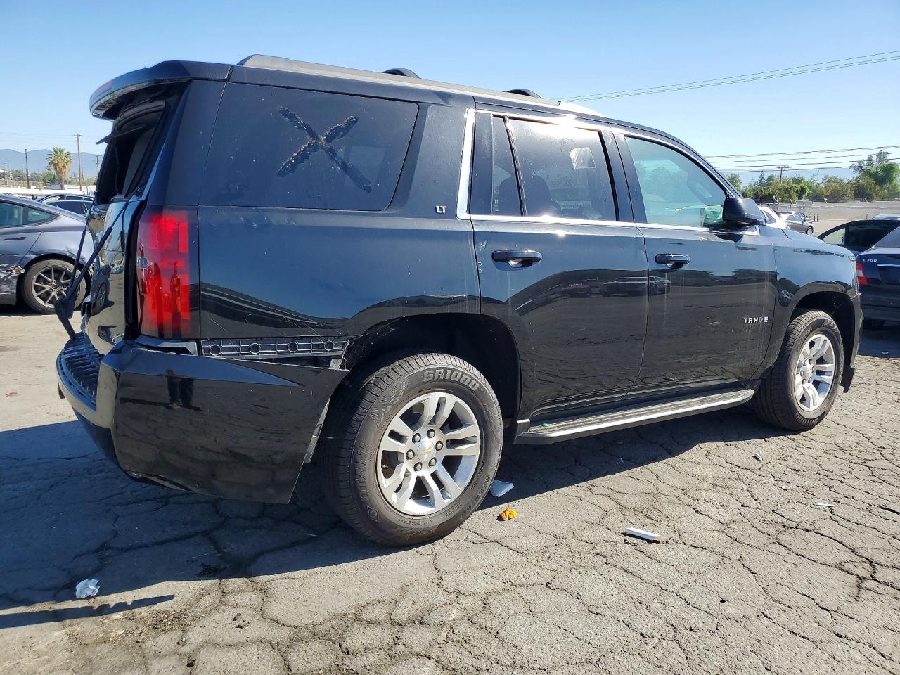 2015 Chevrolet Tahoe C1500 Lt Черный vin: 1GNSCBKC7FR115614
