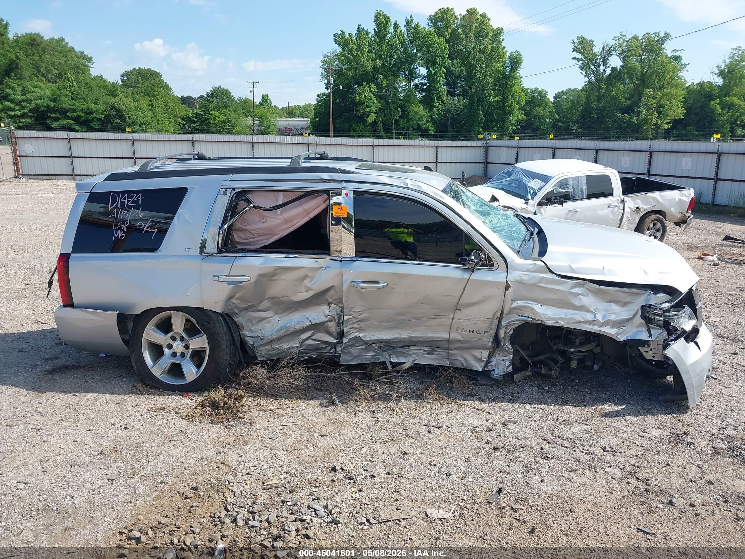 2015 Chevrolet Tahoe Lt Silver vin: 1GNSCBKC7FR166479