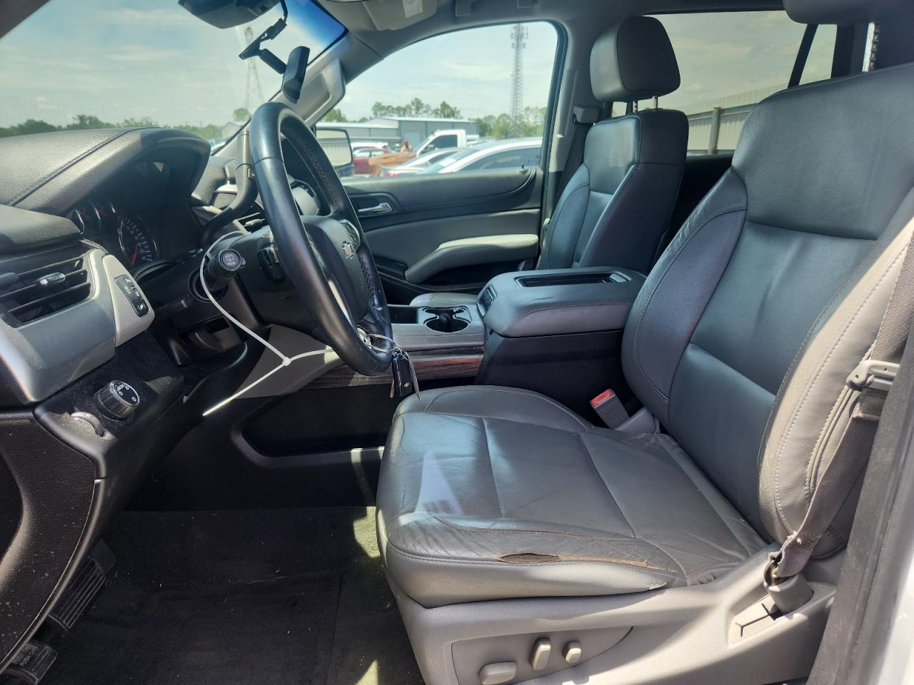 2015 Chevrolet Tahoe C1500 Lt White vin: 1GNSCBKC7FR244842