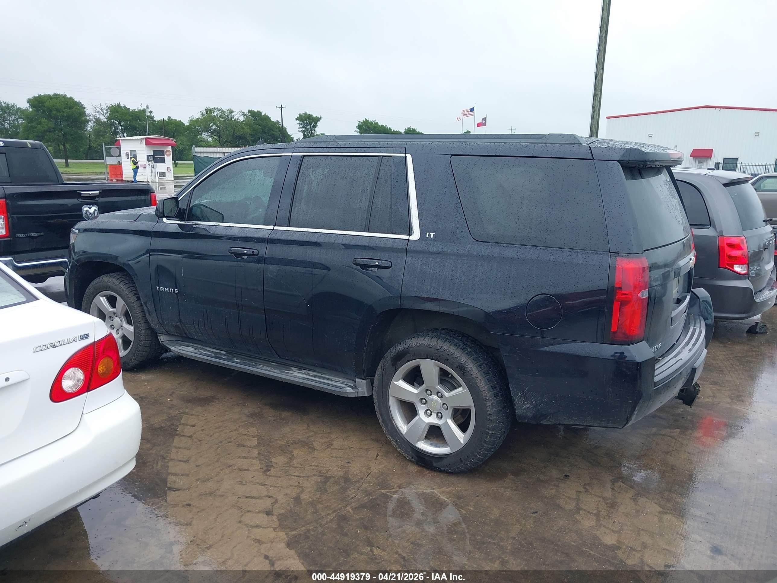 2015 Chevrolet Tahoe Lt Черный vin: 1GNSCBKC7FR297475