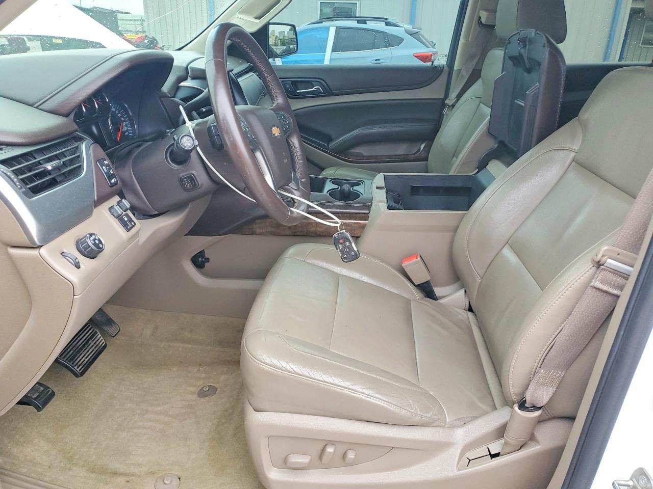 2015 Chevrolet Tahoe C1500 Lt White vin: 1GNSCBKC7FR713492