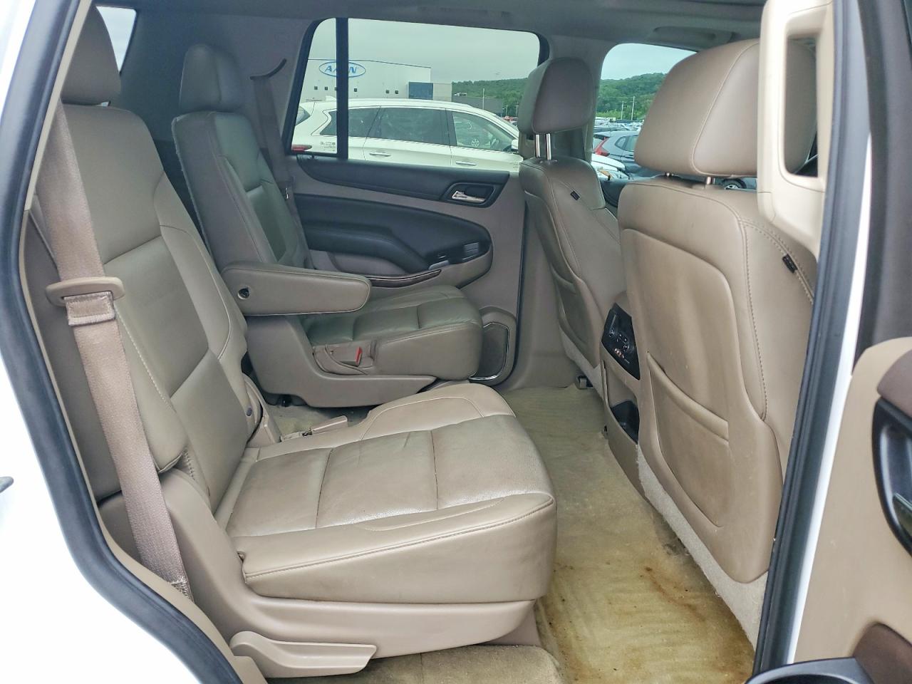 2015 Chevrolet Tahoe C1500 Lt White vin: 1GNSCBKC7FR713492