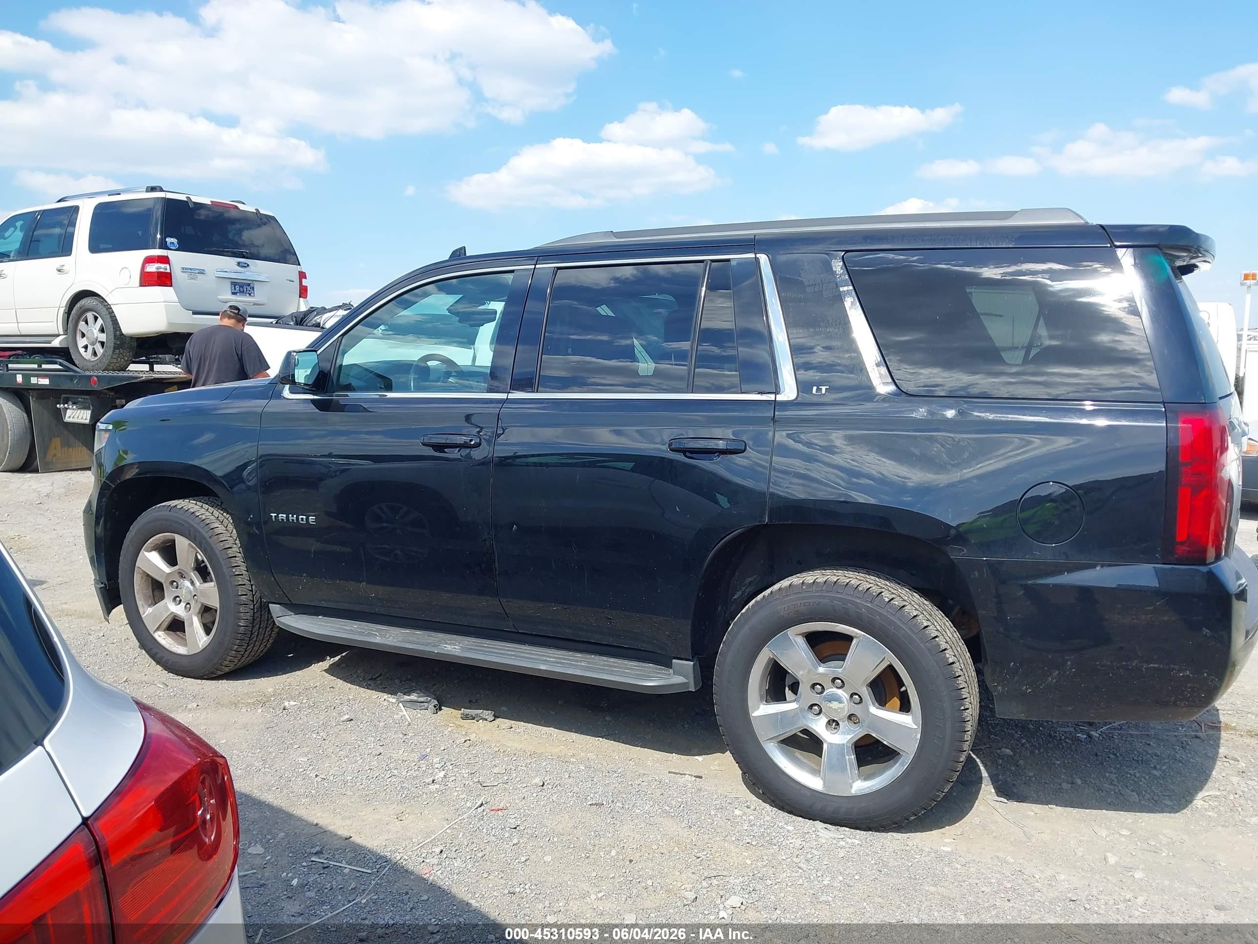 2016 Chevrolet Tahoe Lt Черный vin: 1GNSCBKC7GR373486