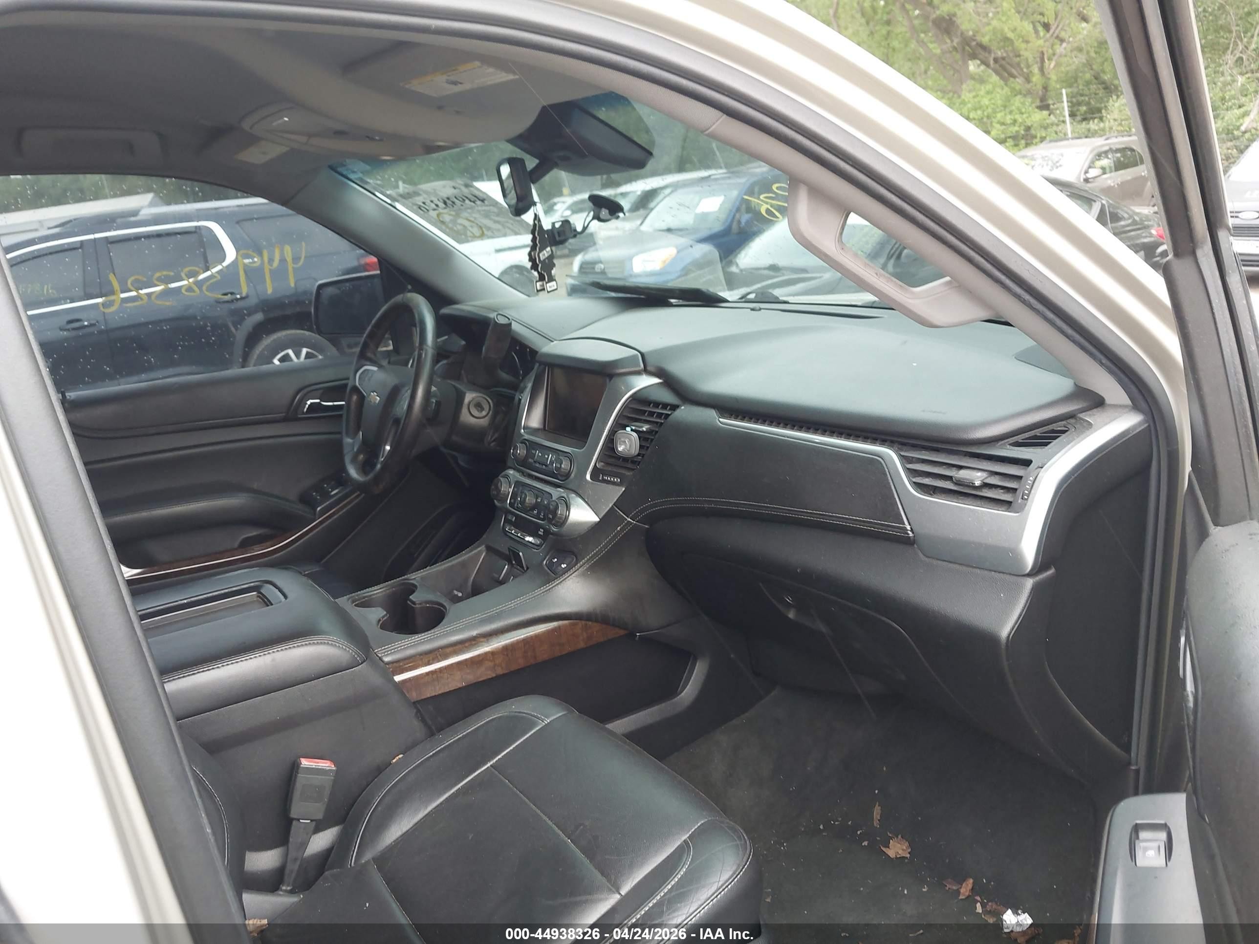 2015 Chevrolet Tahoe Lt Gold vin: 1GNSCBKC8FR169889