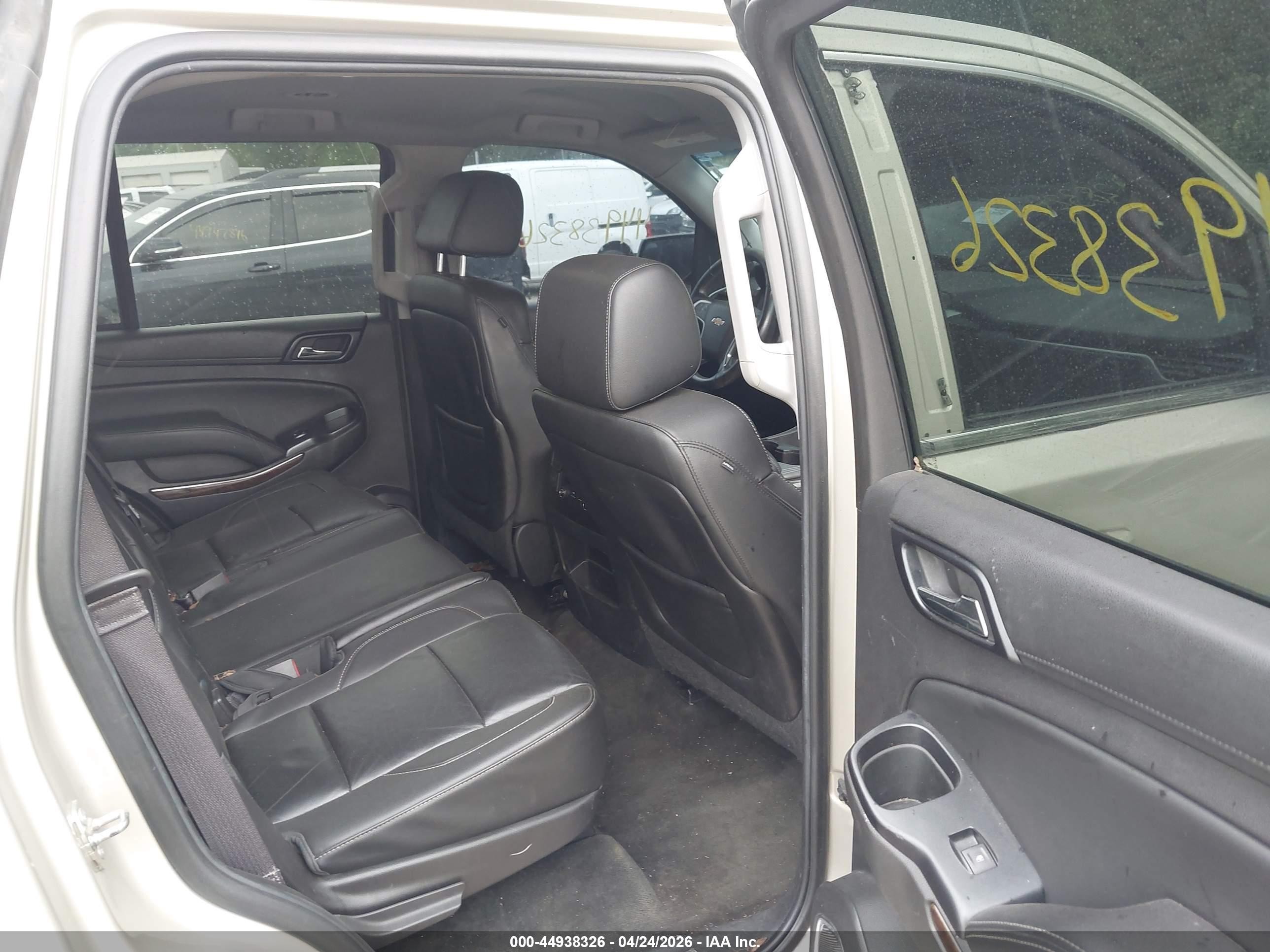2015 Chevrolet Tahoe Lt Gold vin: 1GNSCBKC8FR169889