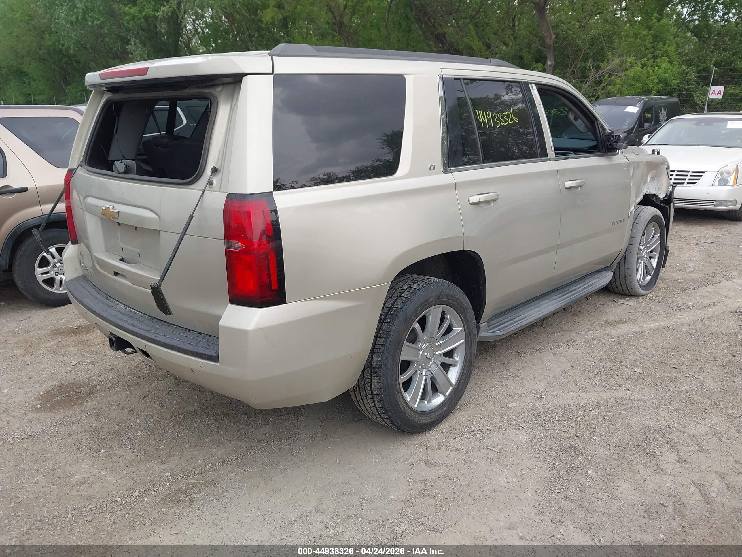 2015 Chevrolet Tahoe Lt Gold vin: 1GNSCBKC8FR169889