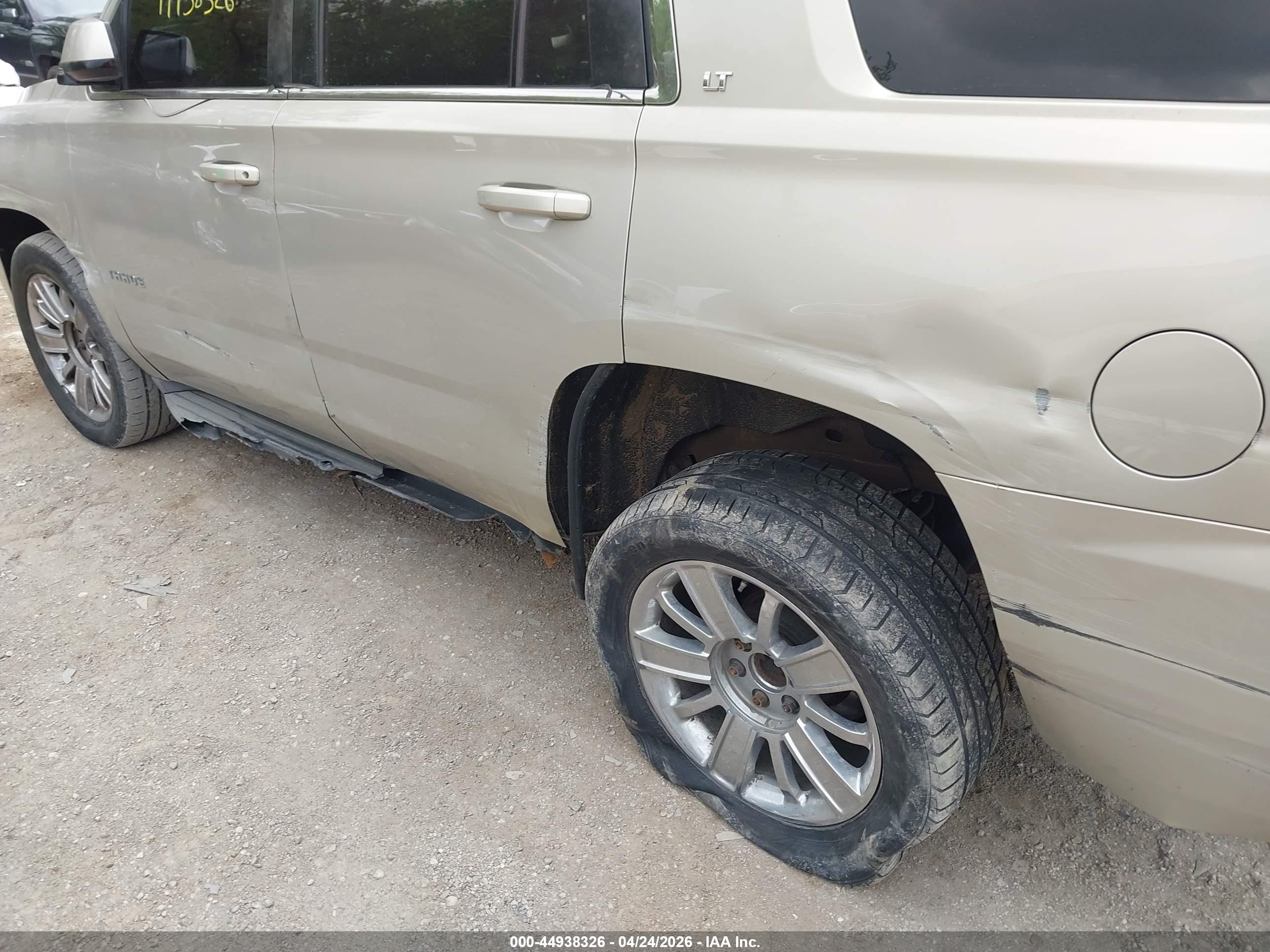 2015 Chevrolet Tahoe Lt Gold vin: 1GNSCBKC8FR169889