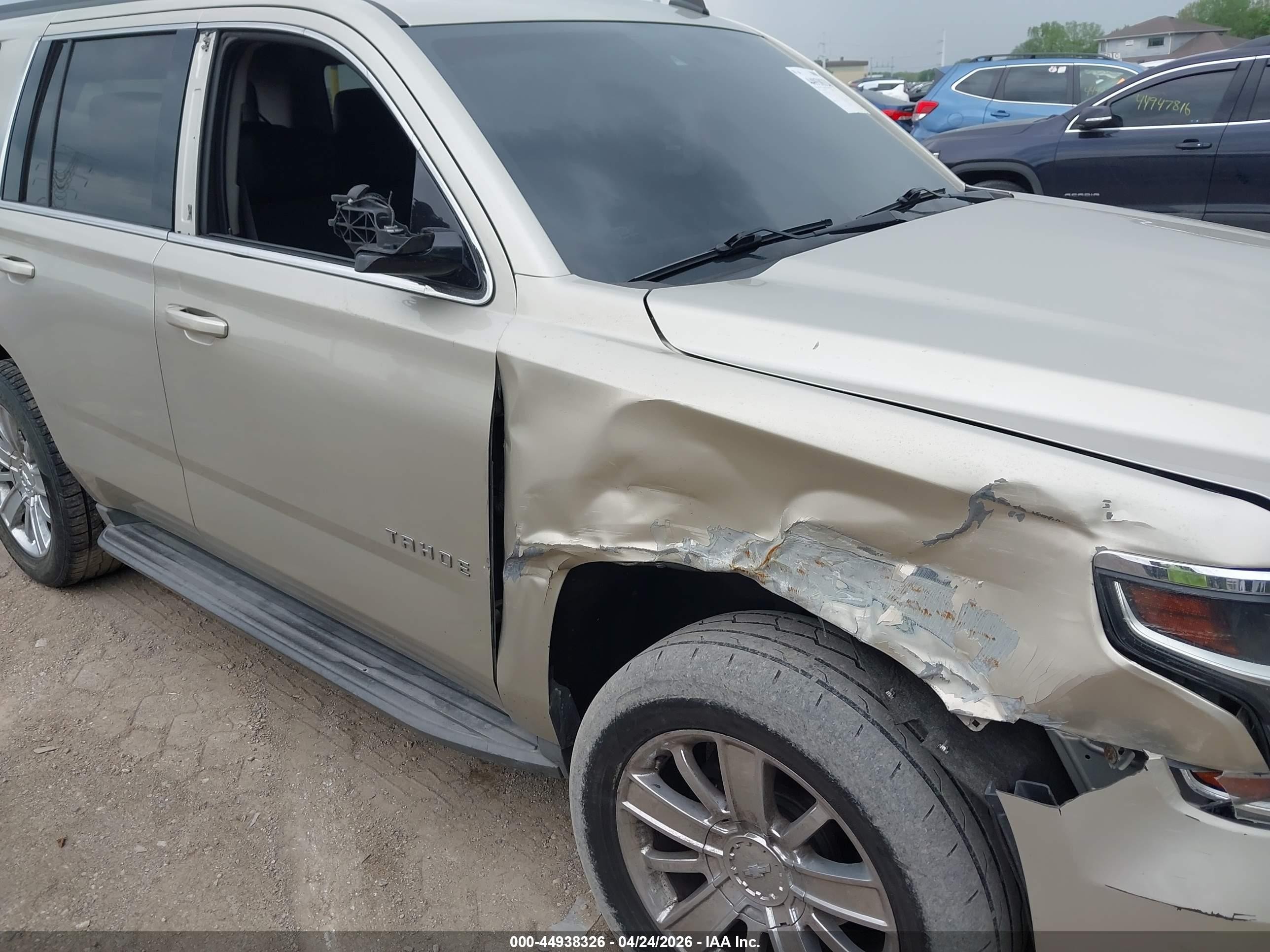 2015 Chevrolet Tahoe Lt Gold vin: 1GNSCBKC8FR169889