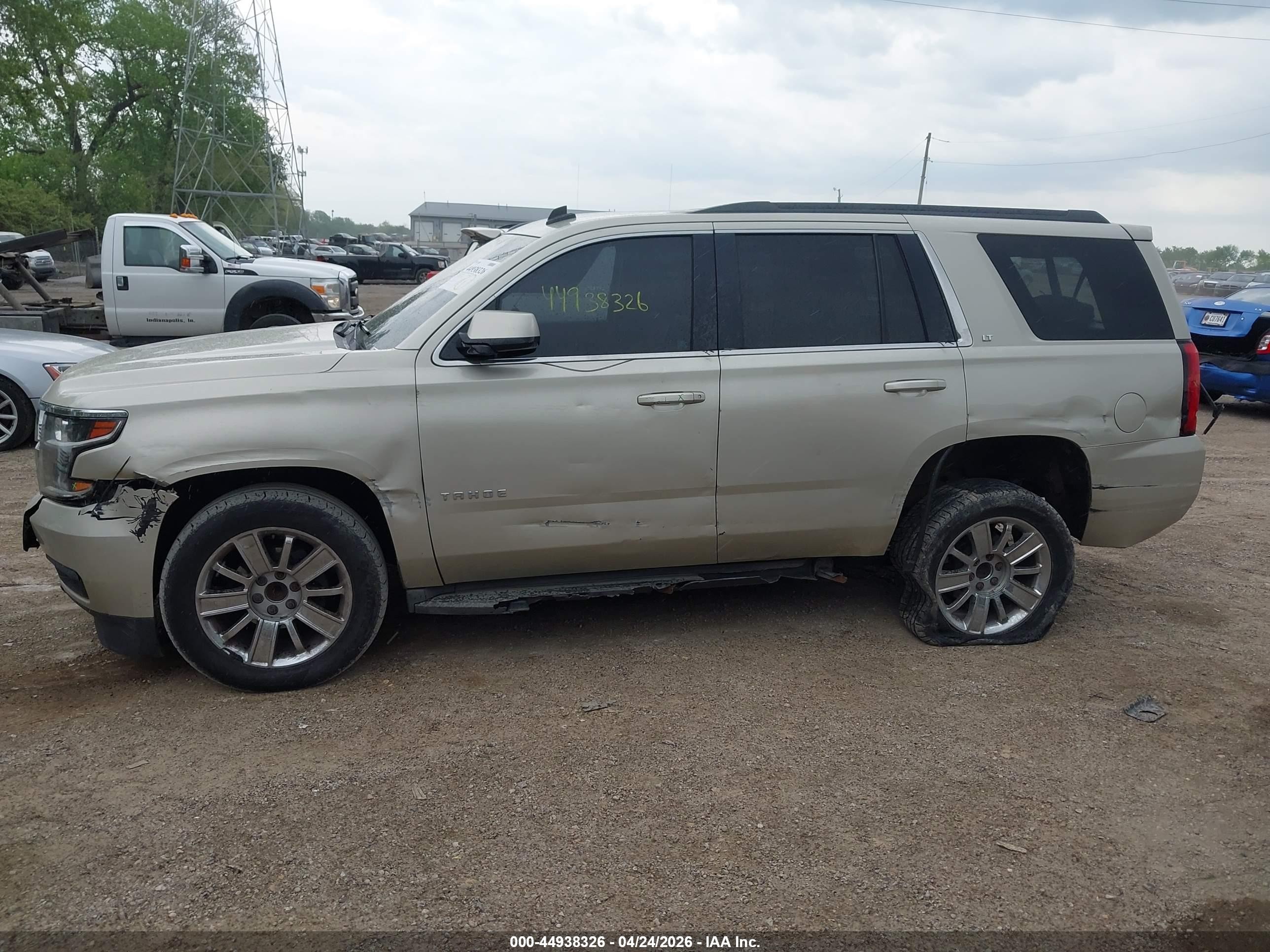 2015 Chevrolet Tahoe Lt Gold vin: 1GNSCBKC8FR169889