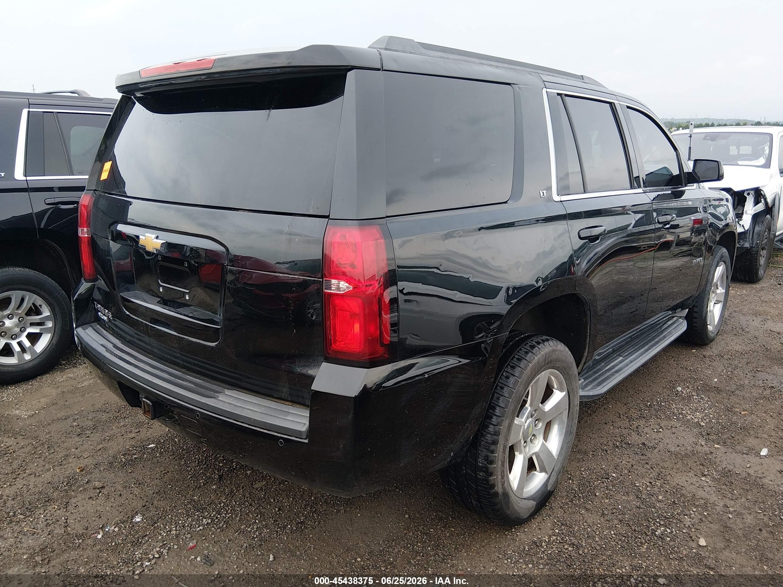 2015 Chevrolet Tahoe Lt Черный vin: 1GNSCBKC8FR731211