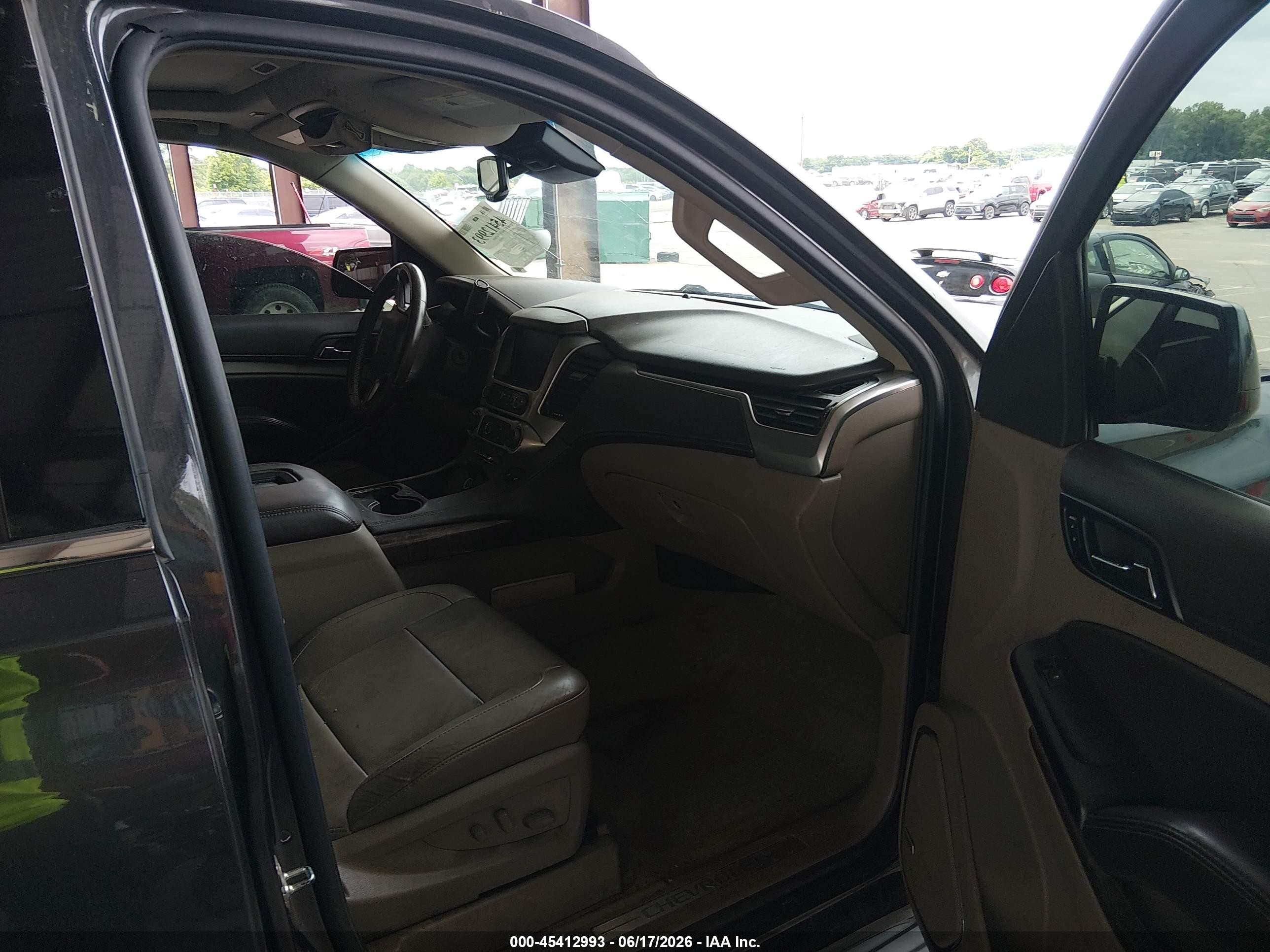 2015 Chevrolet Tahoe Lt Gray vin: 1GNSCBKC9FR549081
